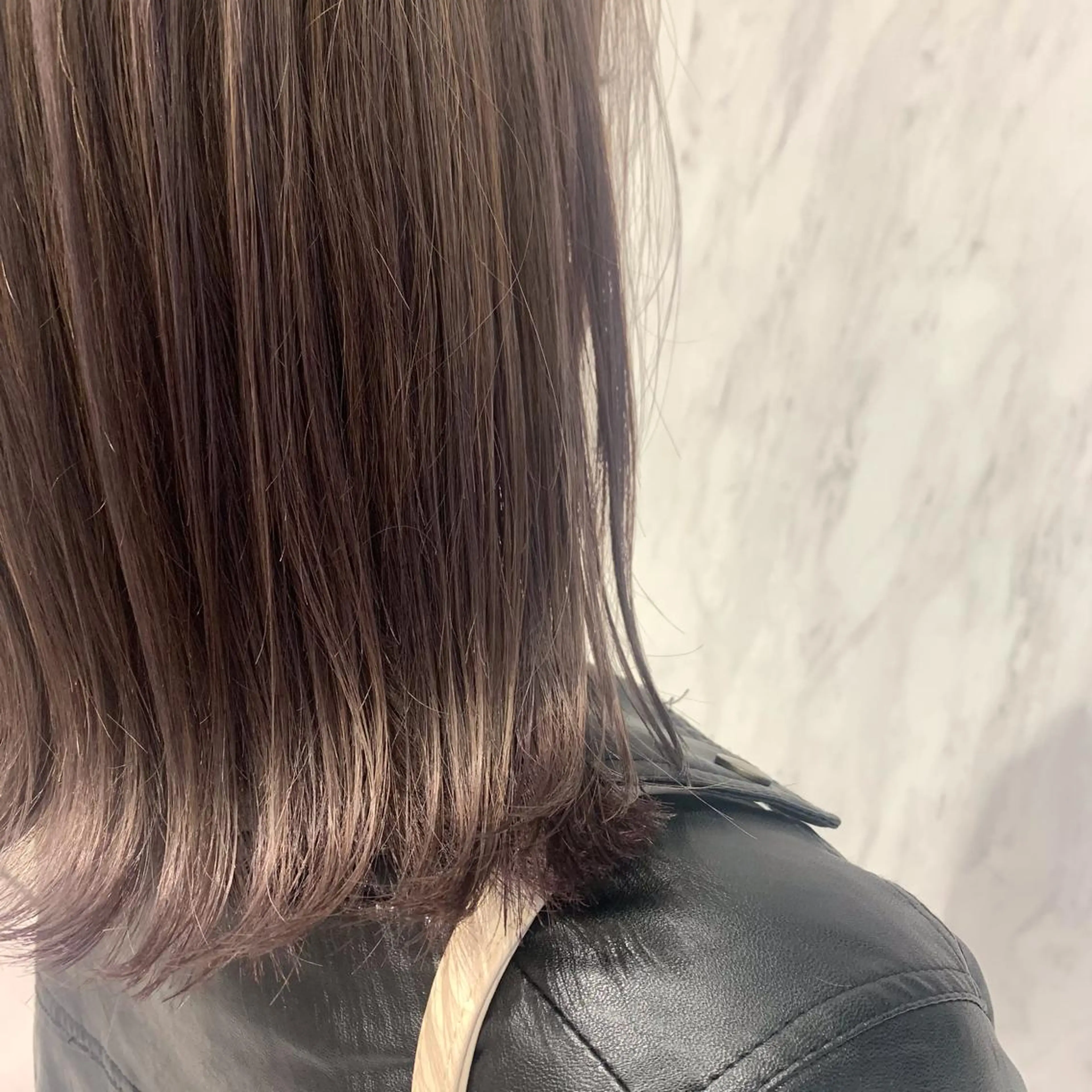 ミディアム カラー UMEDA FIGAROのヘアスタイル