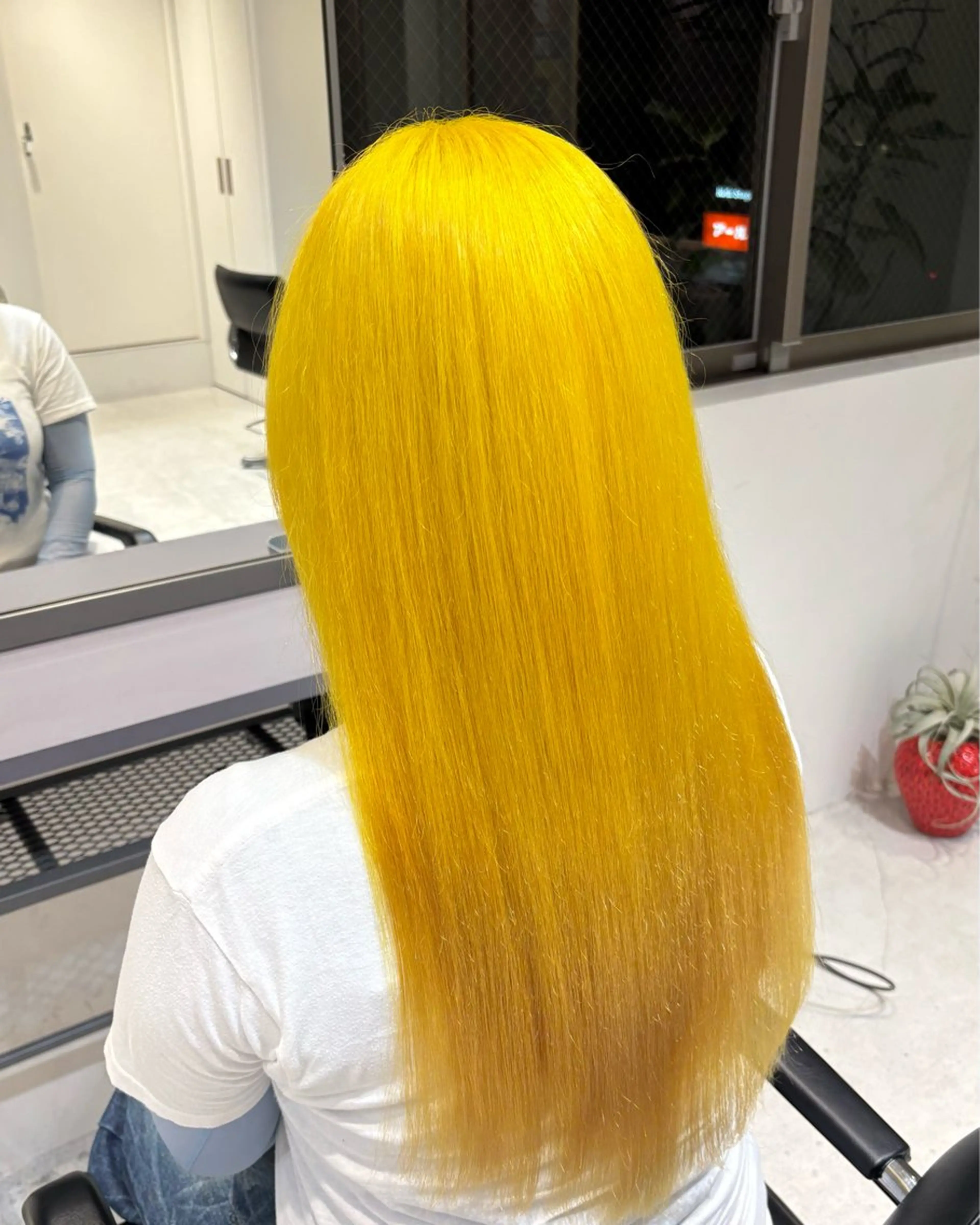 カラー 塔尾 真那のヘアスタイル