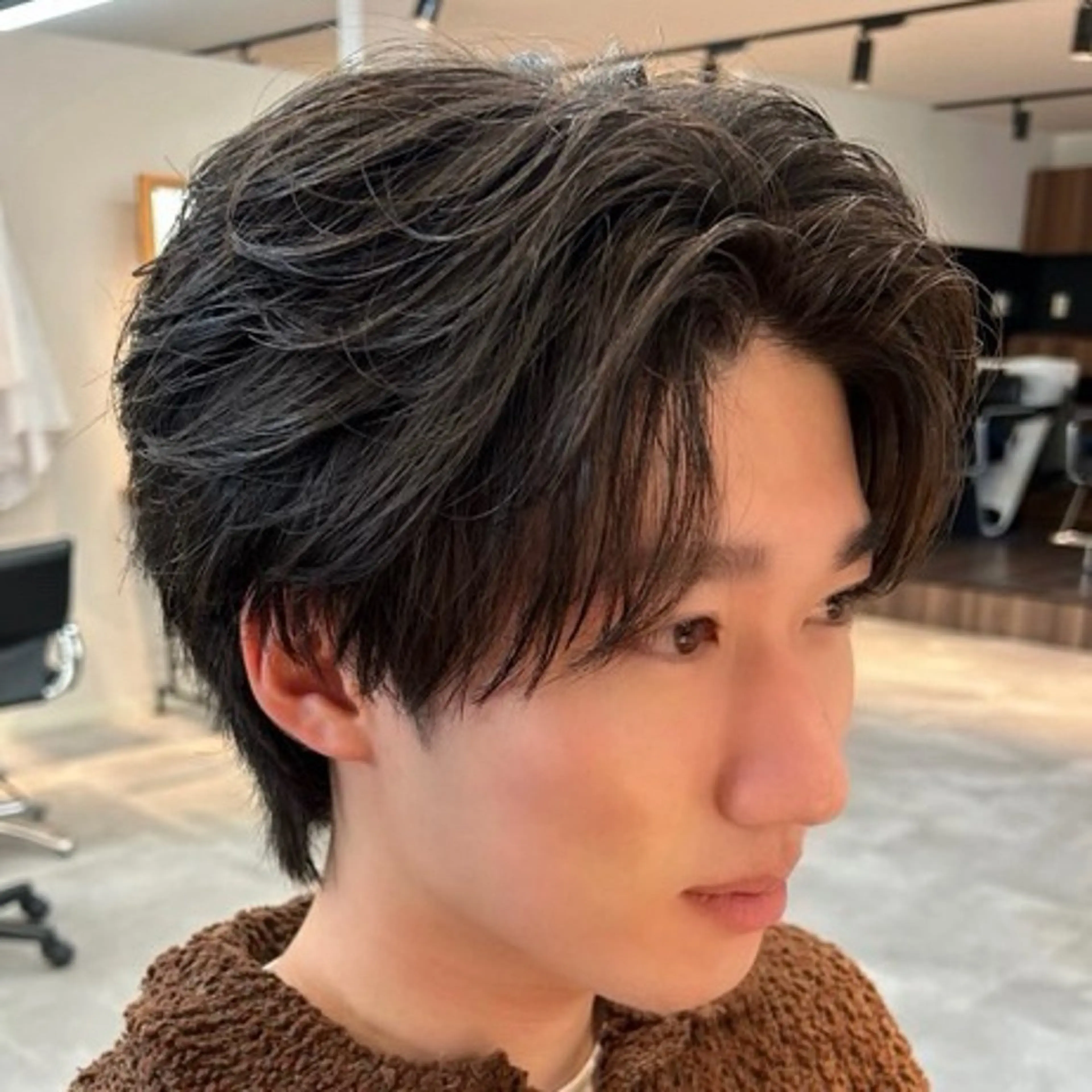 パーマ メンズ センターパート フェザーパーマ メンズ韓国風 メンズパーマ ニュアンスパーマ カット パーマ 男の理想を叶える🔥 メンズパーマ特化|関のヘアスタイル