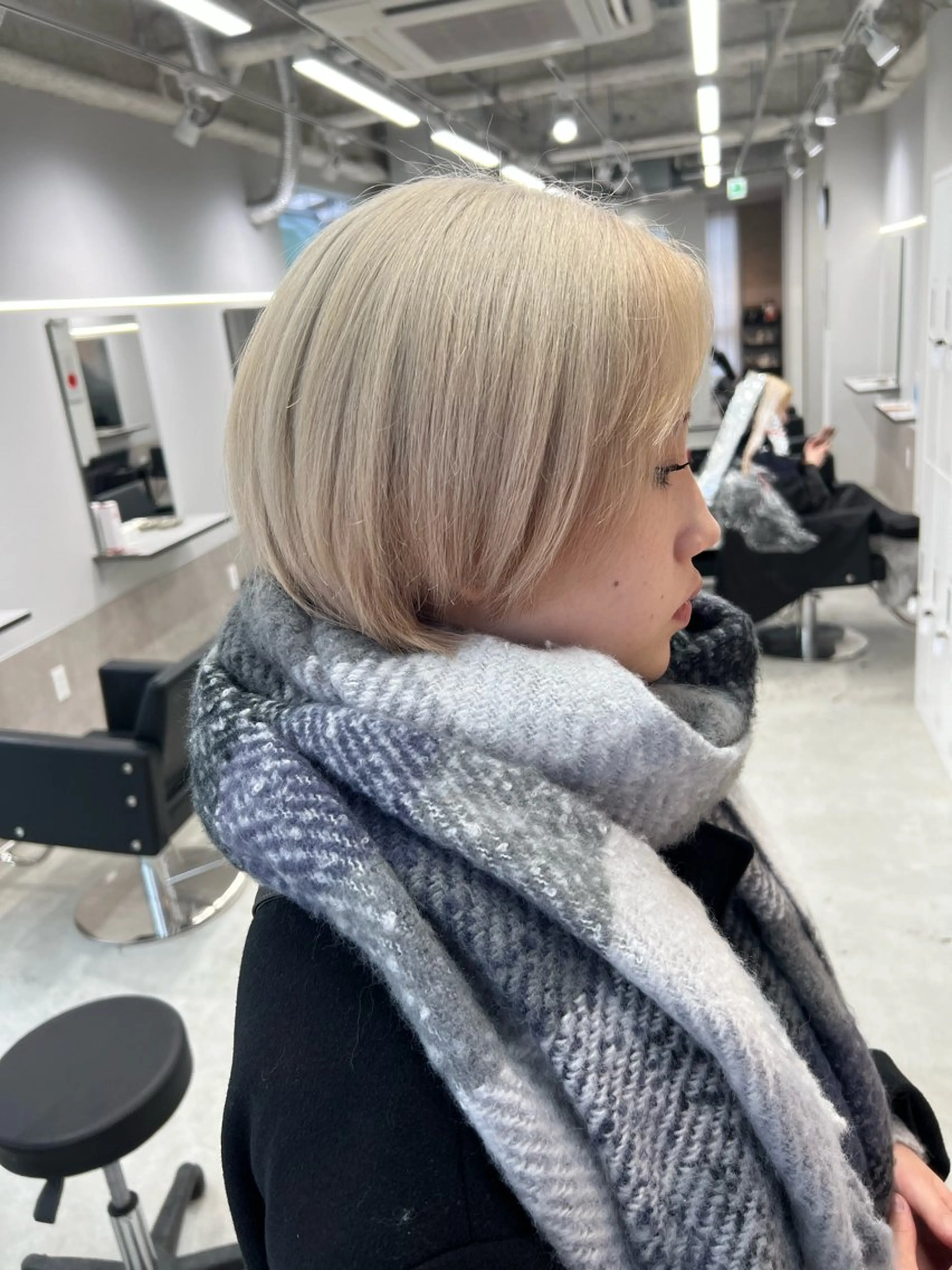 ショート ヘアカラー maya レイヤーカットのヘアスタイル