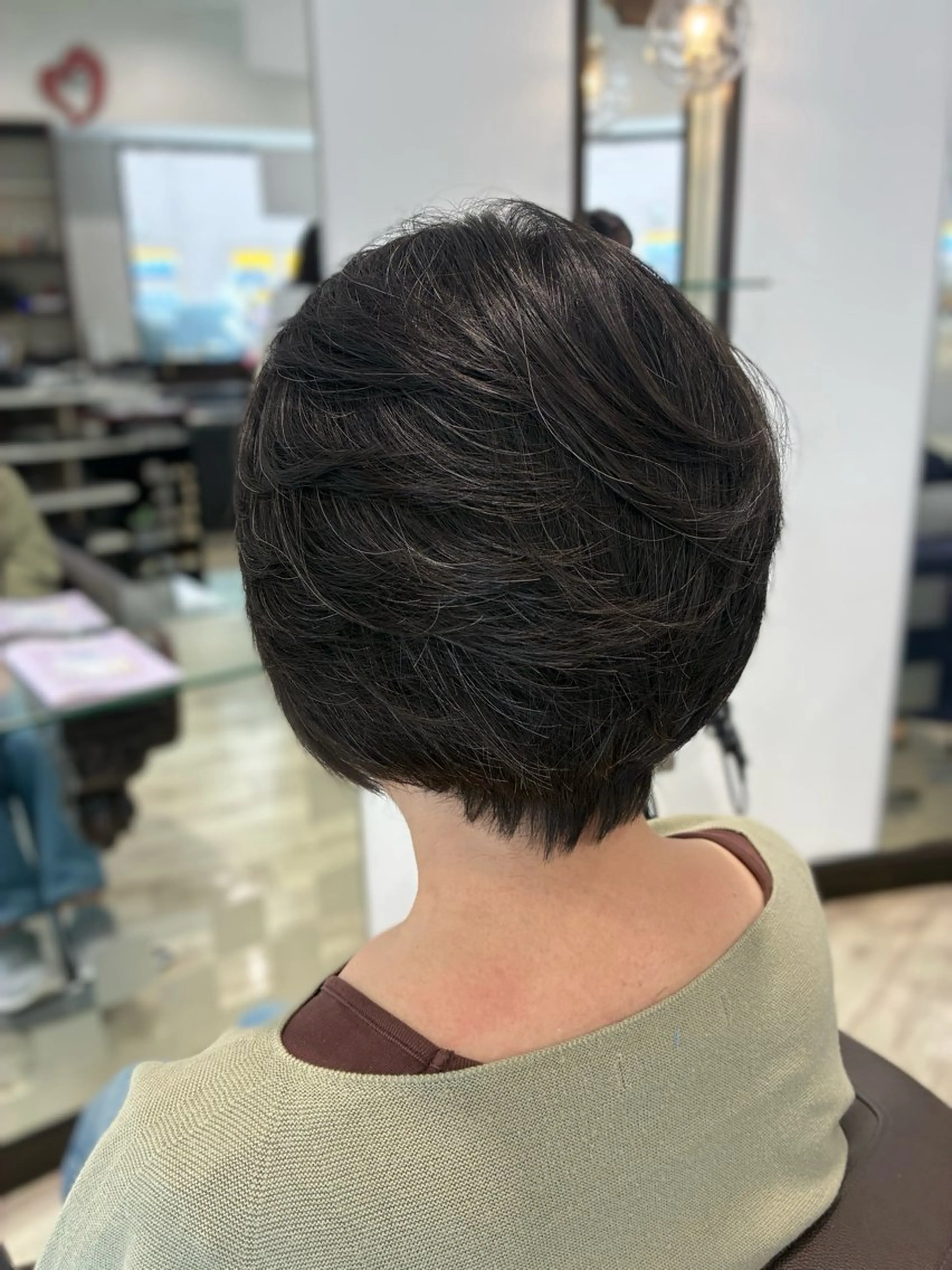 ショート ショートボブ ボブ レイヤーカット ショートヘア カット トリートメント 南雲 美紗のヘアスタイル