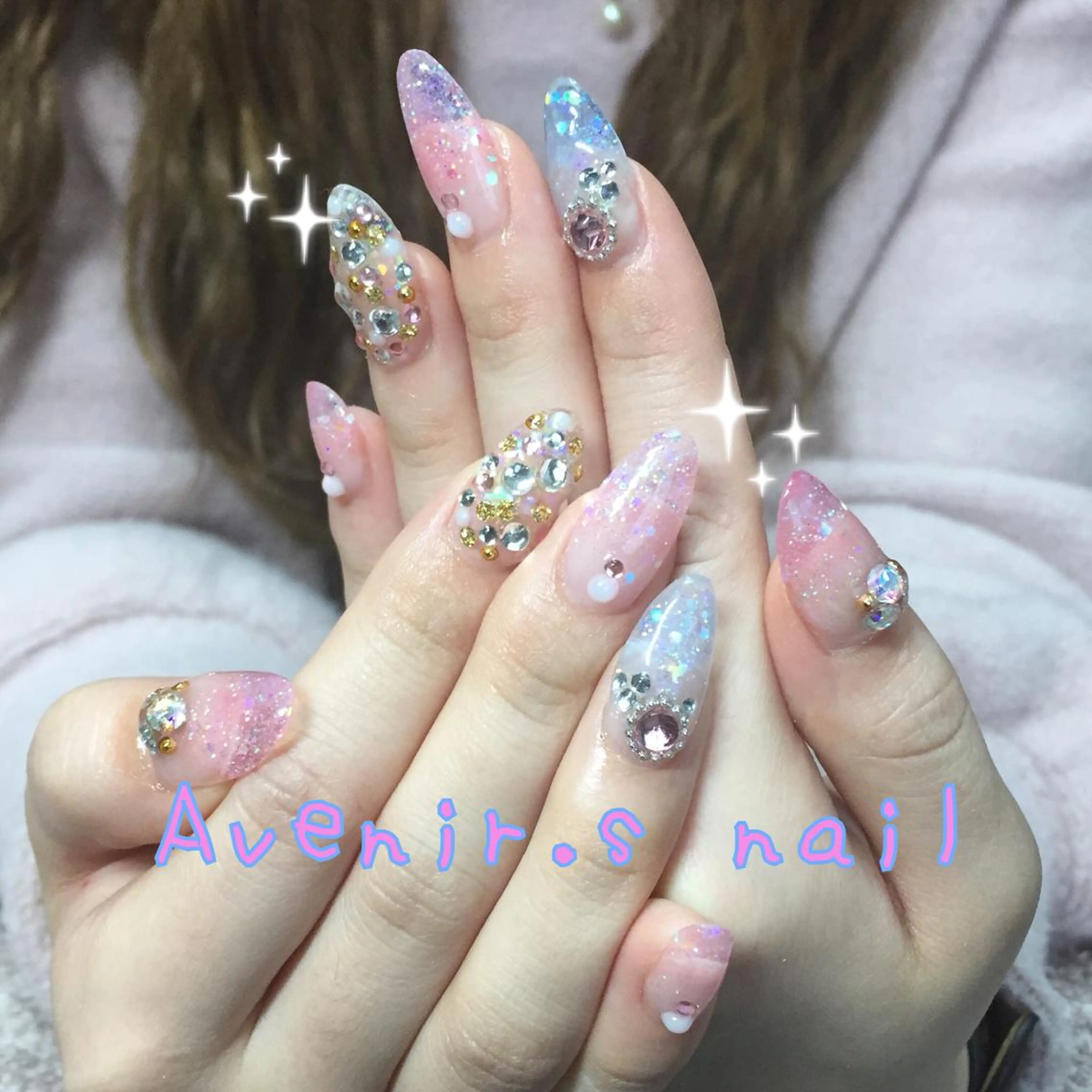 ネイル ラメ(グリッター) ラメグラデーション スカルプネイル ストーンネイル Home Salon Avenir.のネイルデザイン