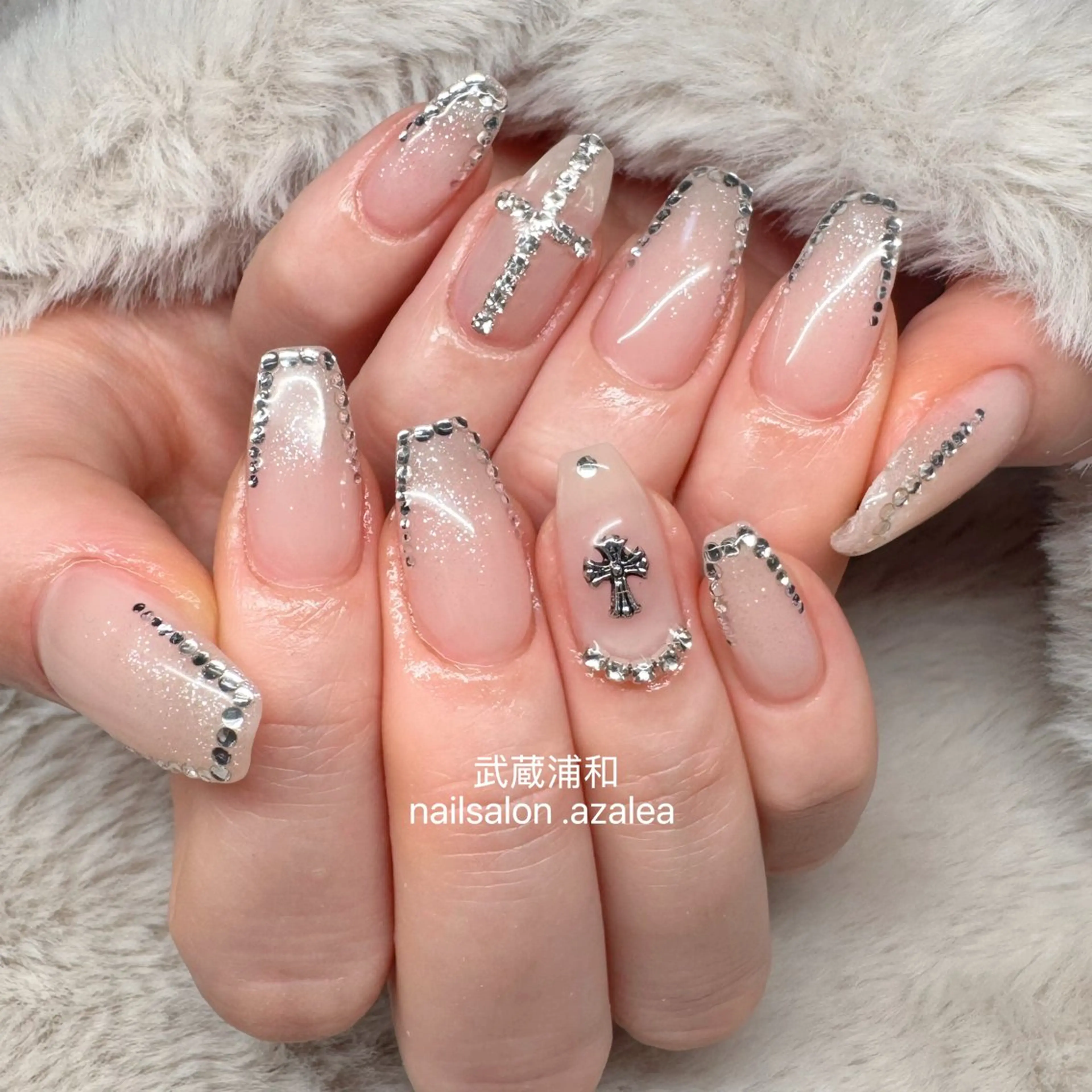 ネイル ハンドネイル R inのネイルデザイン