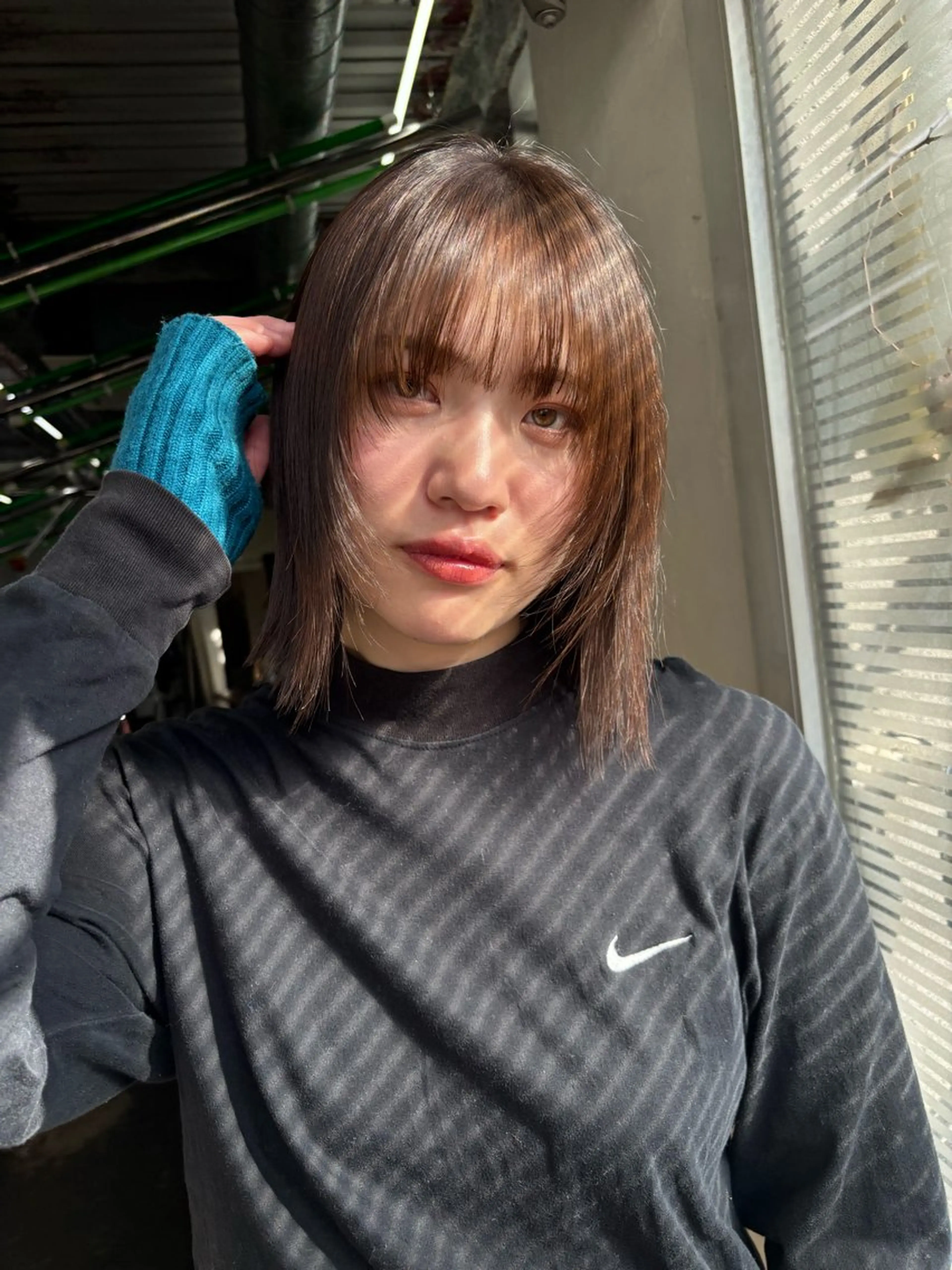 ショート 顔周りカット ショートヘア ヘアカラー トリートメント 響　インナーカラー イヤリングカラーのヘアスタイル