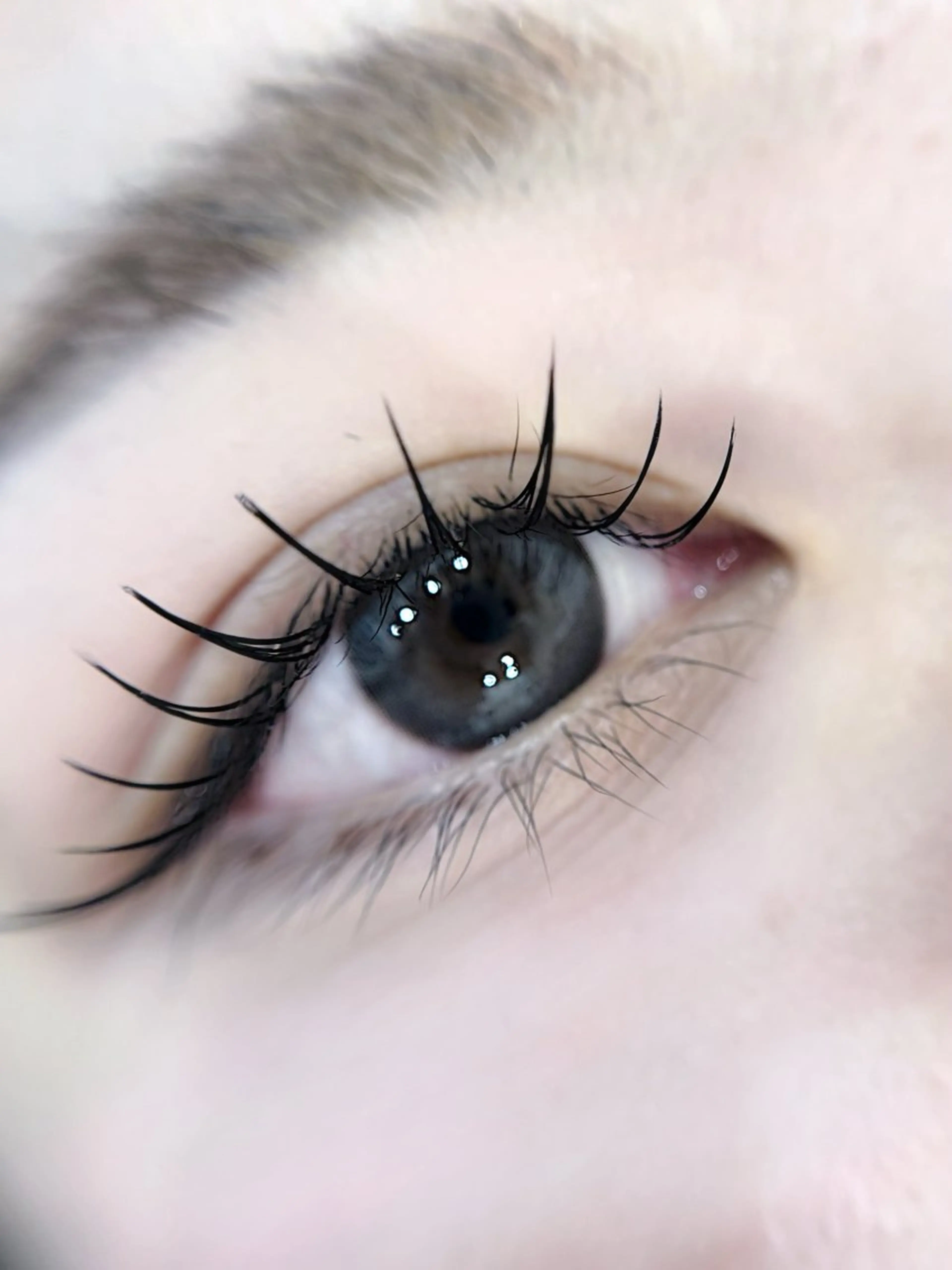 マツエク・マツパ 束感まつ毛 Rinata 西宮店所属・eyelist 優真の眉毛・アイブロウイメージ