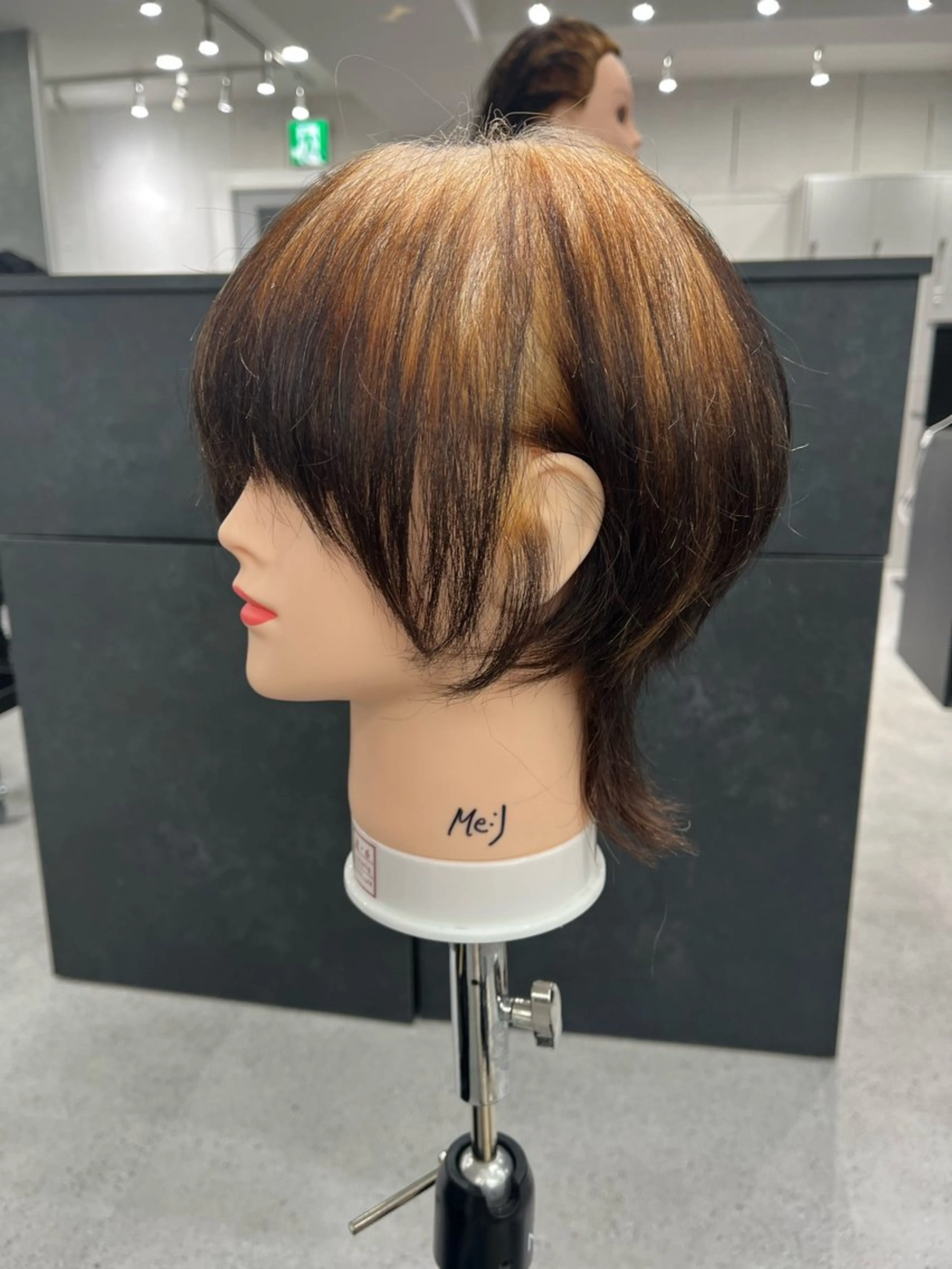 ミディアム ウルフカット カットモデル無料✨ 募集中✂️みなみ♥️のヘアスタイル