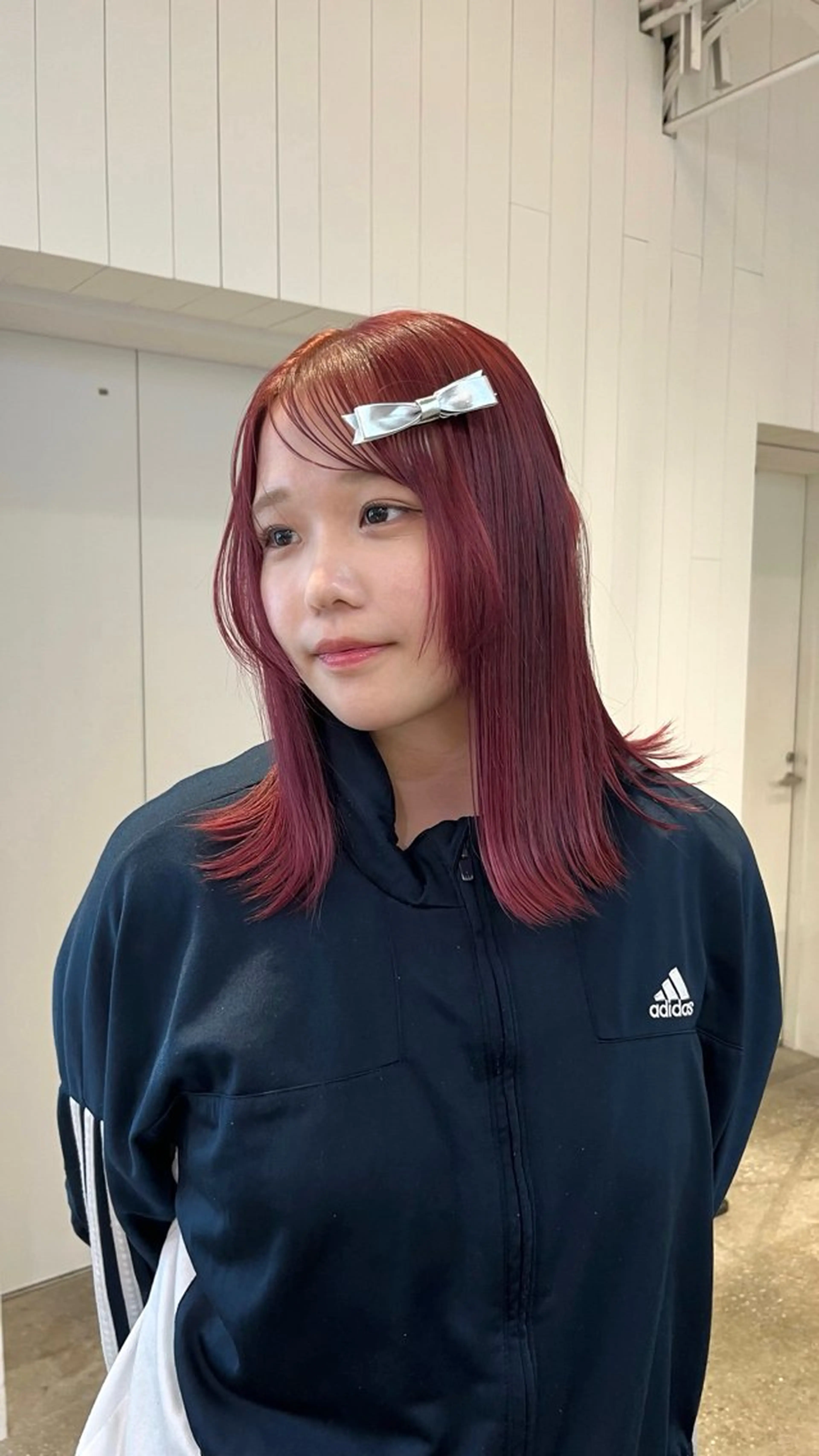 ミディアム カラー レッドカラー フカミ マナカのヘアスタイル