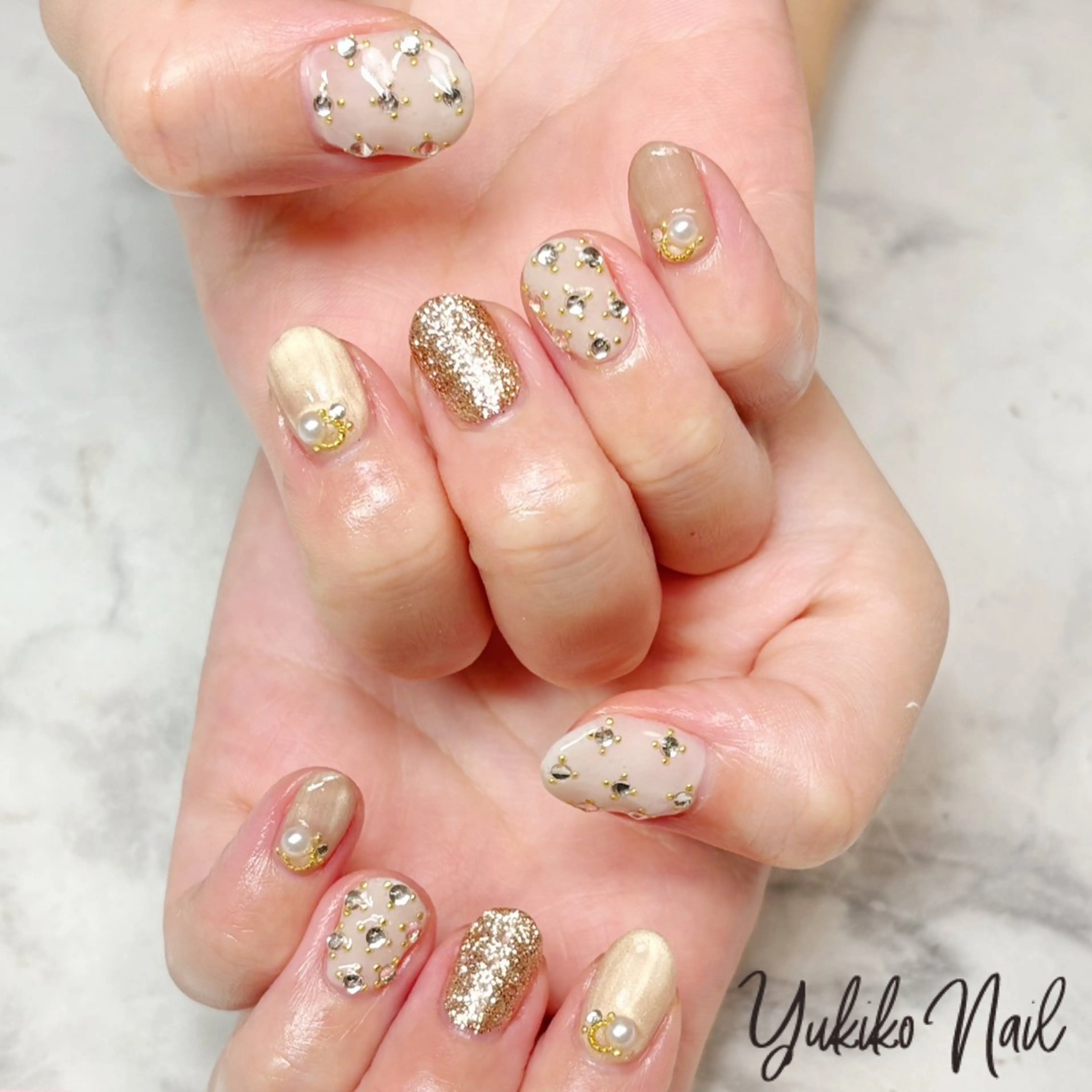 ネイル ゴールド キラキラネイル マグネットネイル ハンドネイル ユキコ ネイルのネイルデザイン