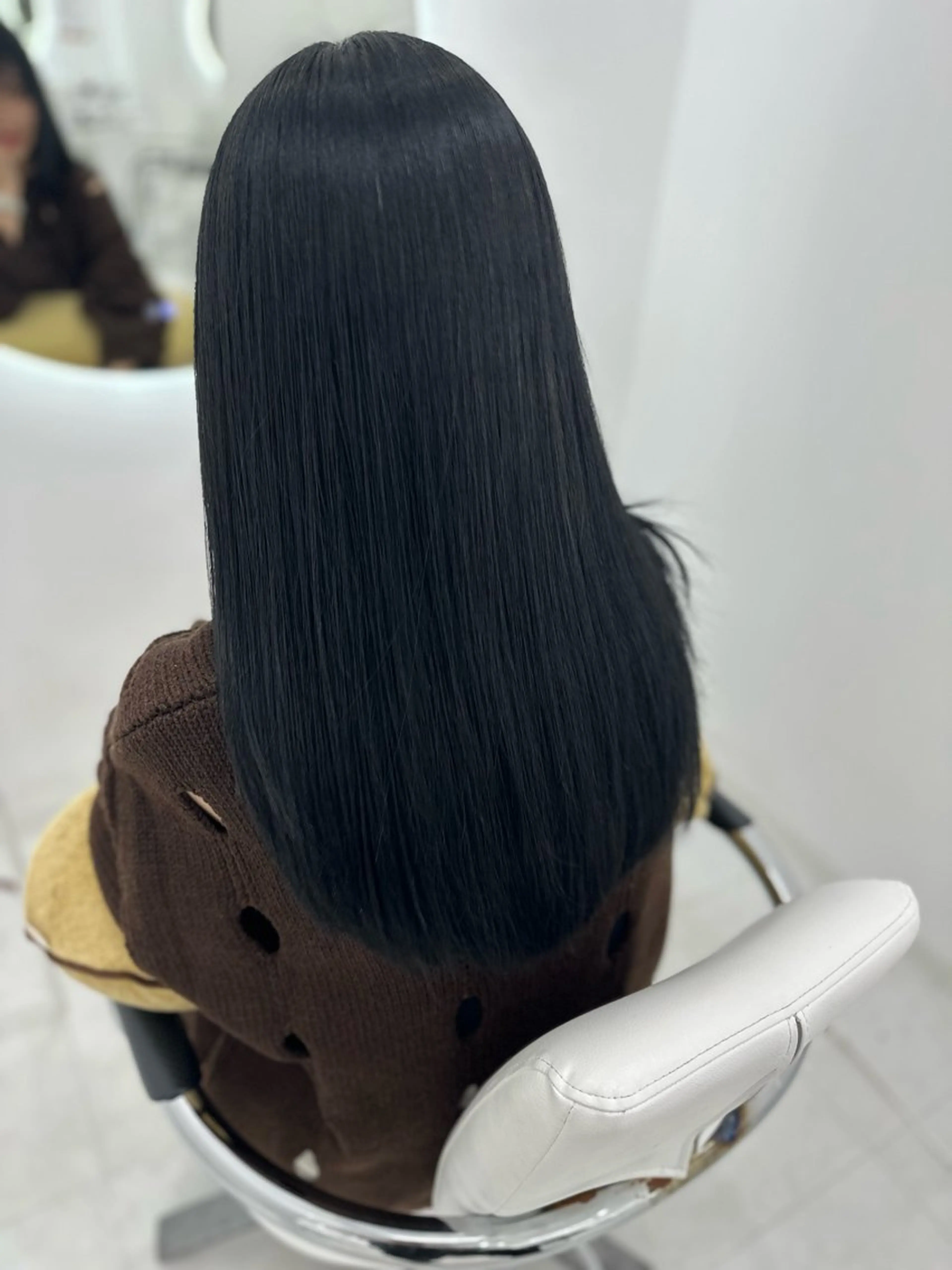 セミロング aini上本町 吉元直明のヘアスタイル