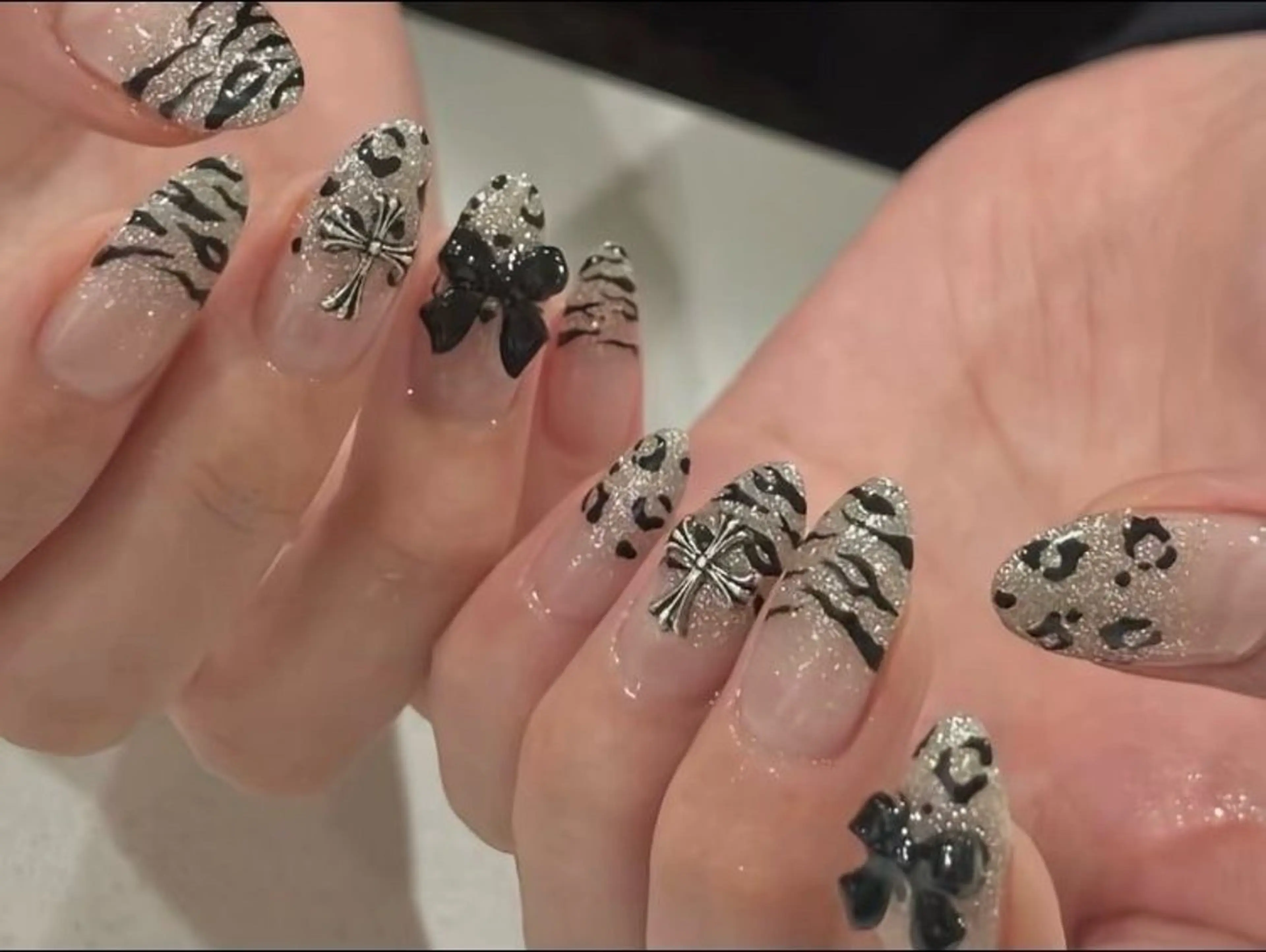 カラー グラデーションカラー ピンクカラー ハンドネイル AIN Nailのネイルデザイン