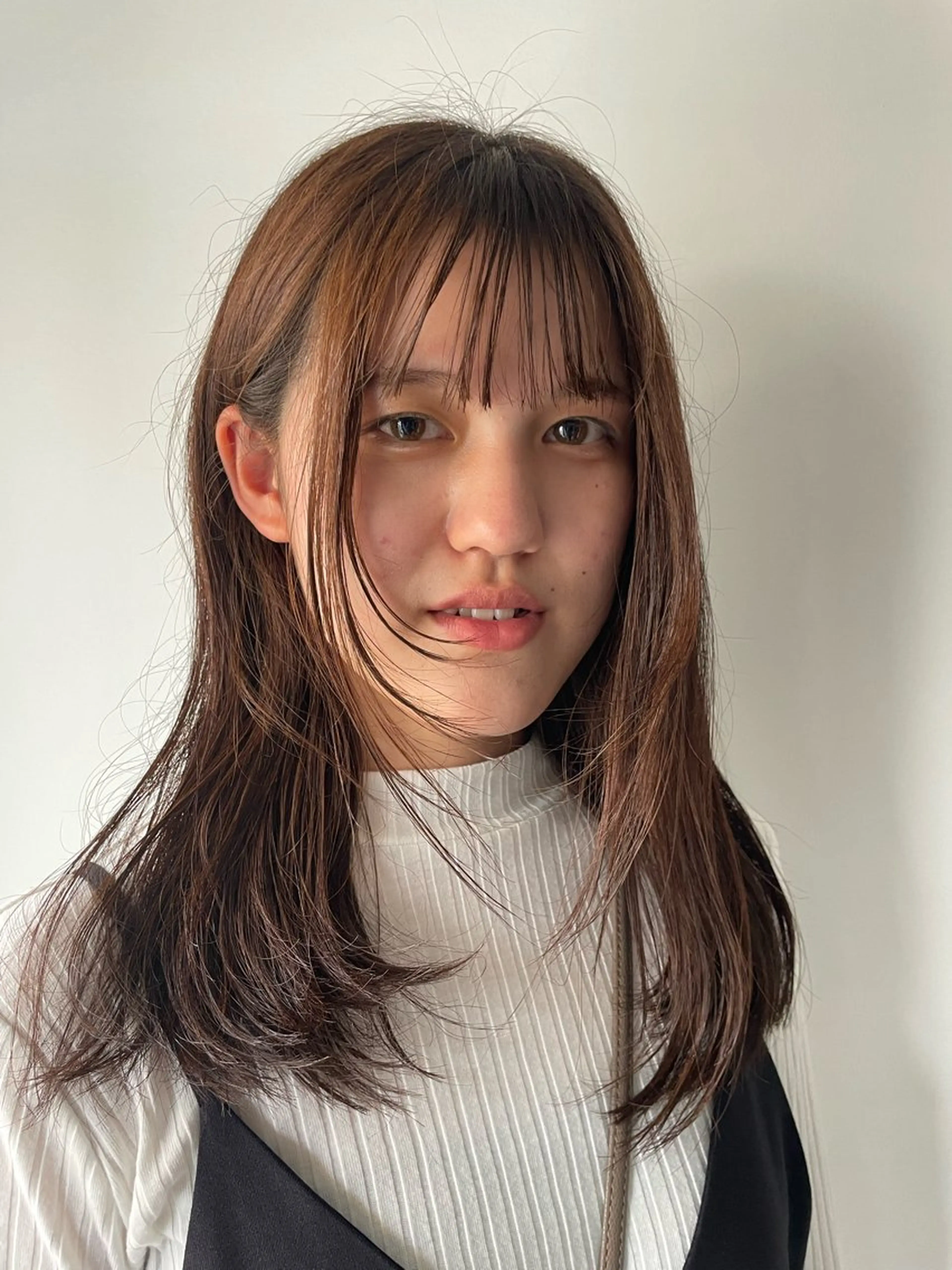 セミロング カラー ブリーチ ブリーチなしカラー オオサコ アヤミのヘアスタイル