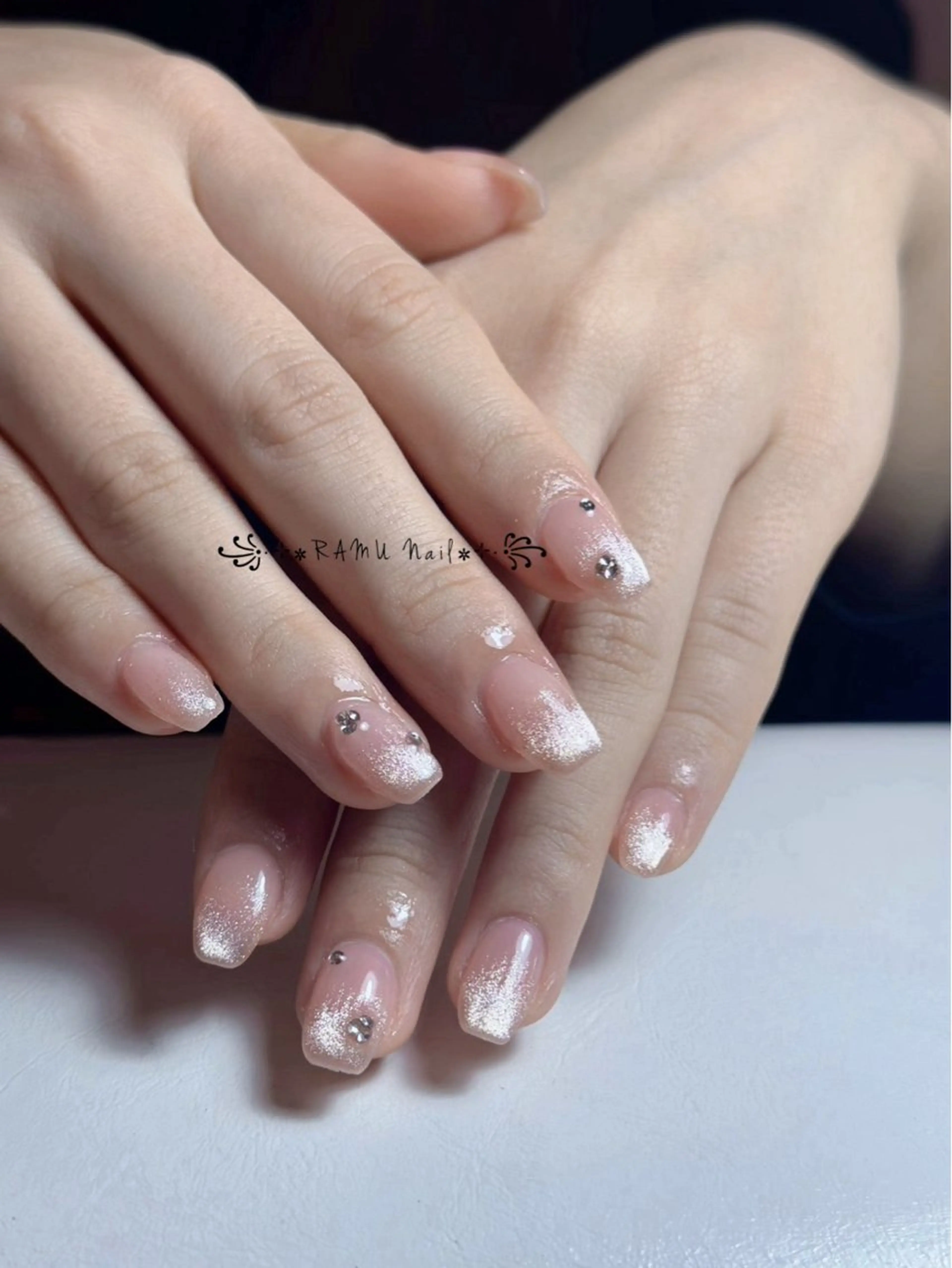 ネイル フレンチネイル 韓国ネイル シンプルネイル ストーンネイル ワンホンネイル ハンドネイル RAMU Nail 恵比寿店のネイルデザイン