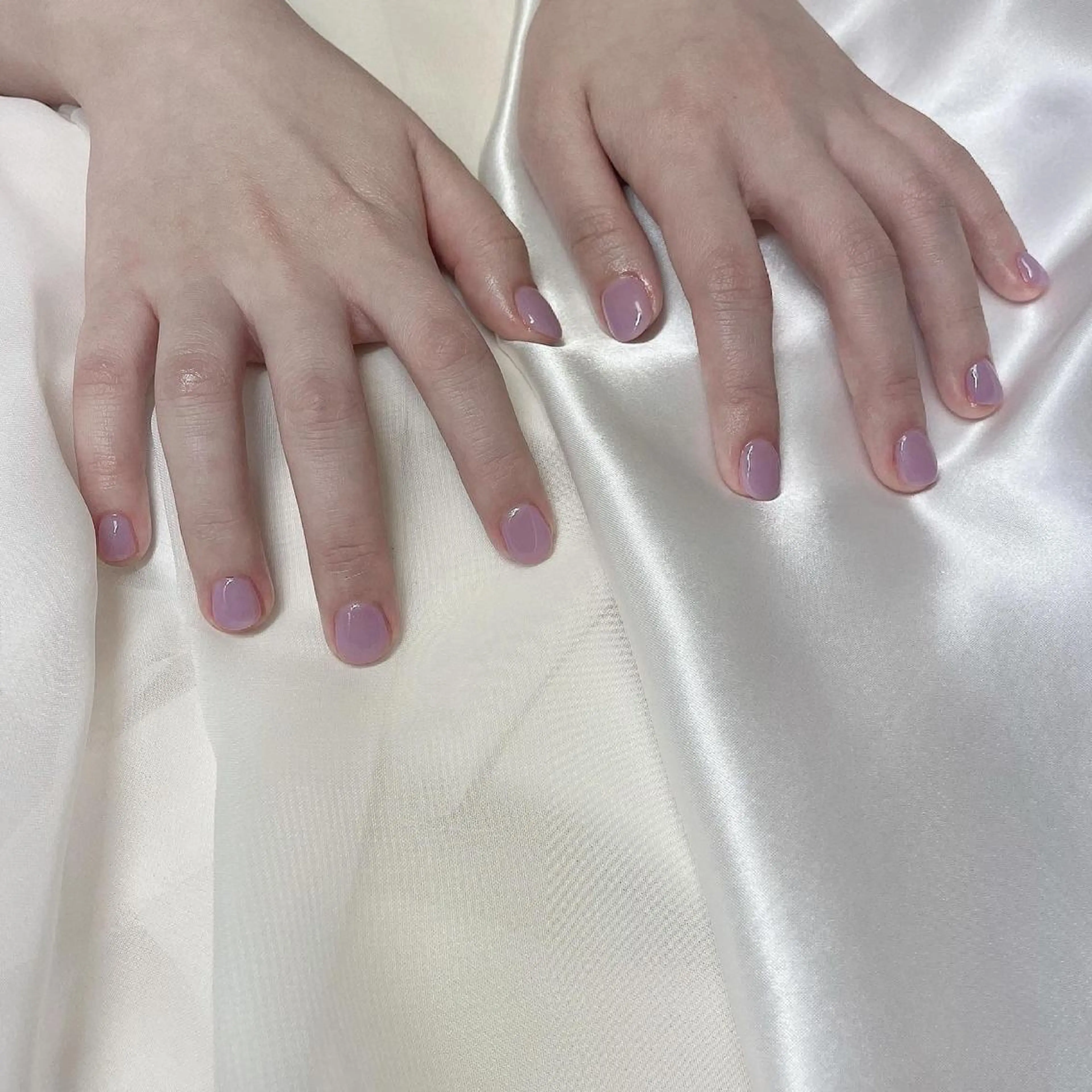 カラー ネイル ワンカラーネイル パープル 𓂃🦢Aurora Swan🌙𓂃のネイルデザイン