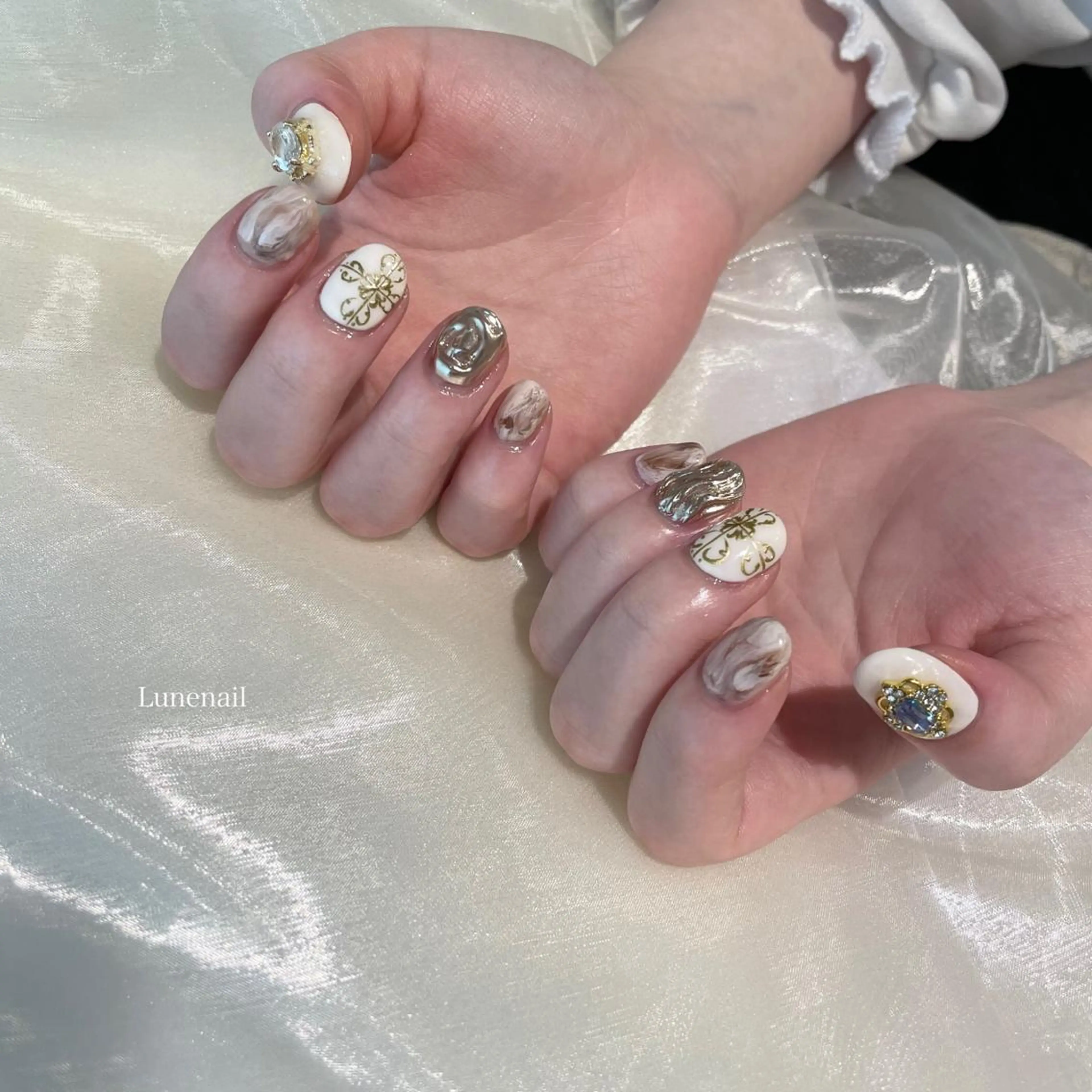 ミディアム ハンドネイル Lune nailのネイルデザイン