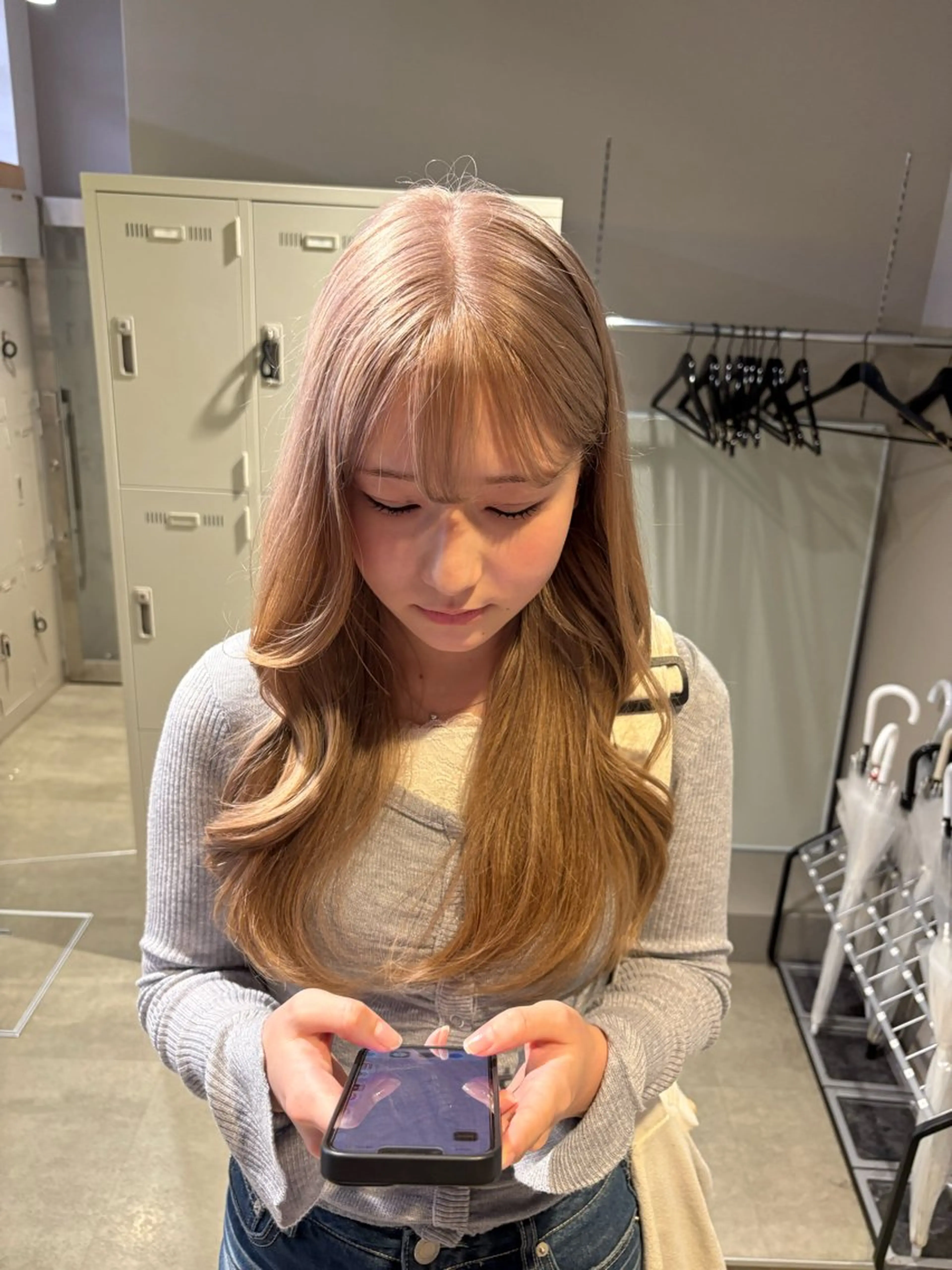 カラー ヘアカラー トリートメント 透明感ベージュ🤎 ナチュラルレイヤーのヘアスタイル