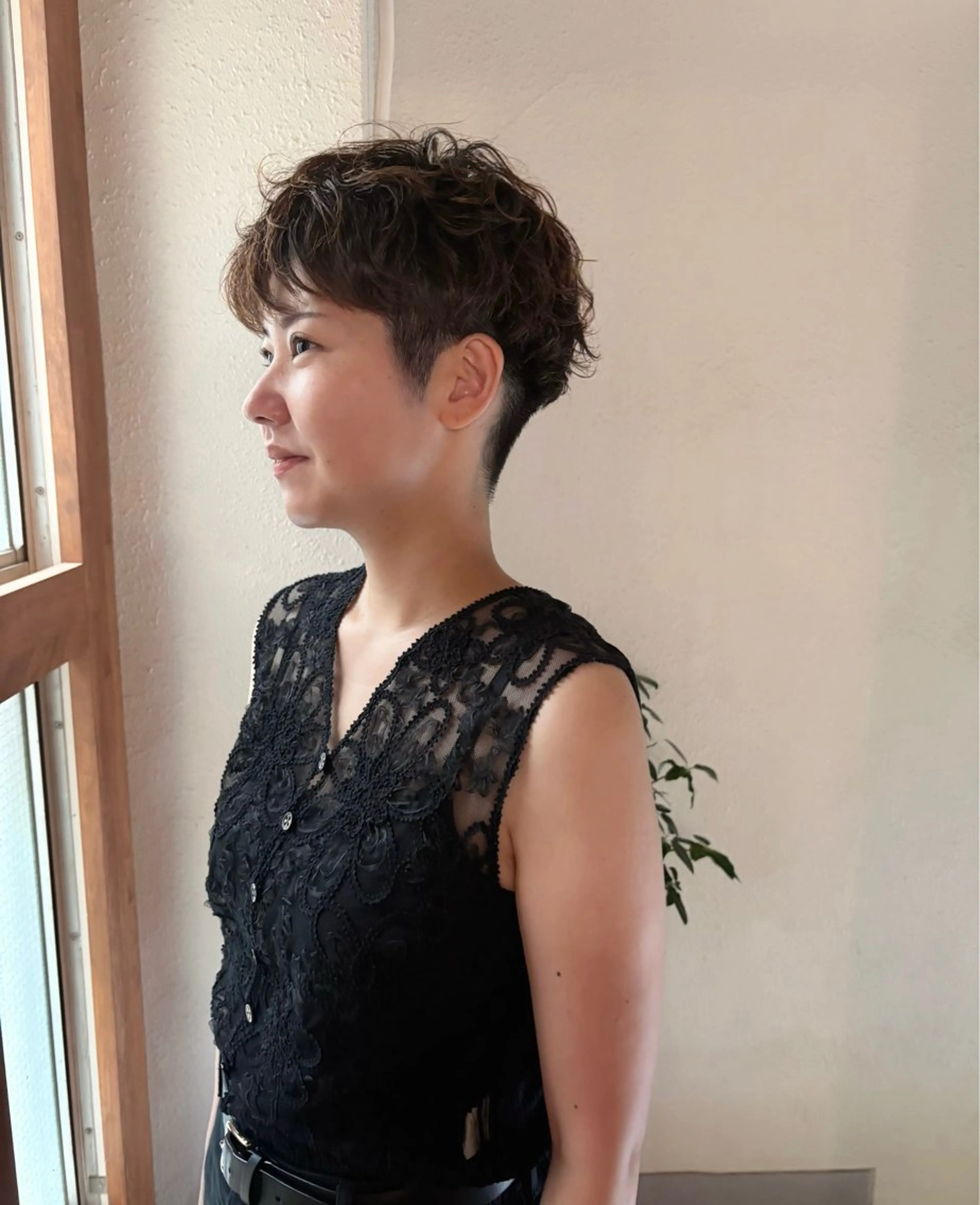 ショート aiko【艶カラー ・ミニモ年内で終了】のヘアスタイル