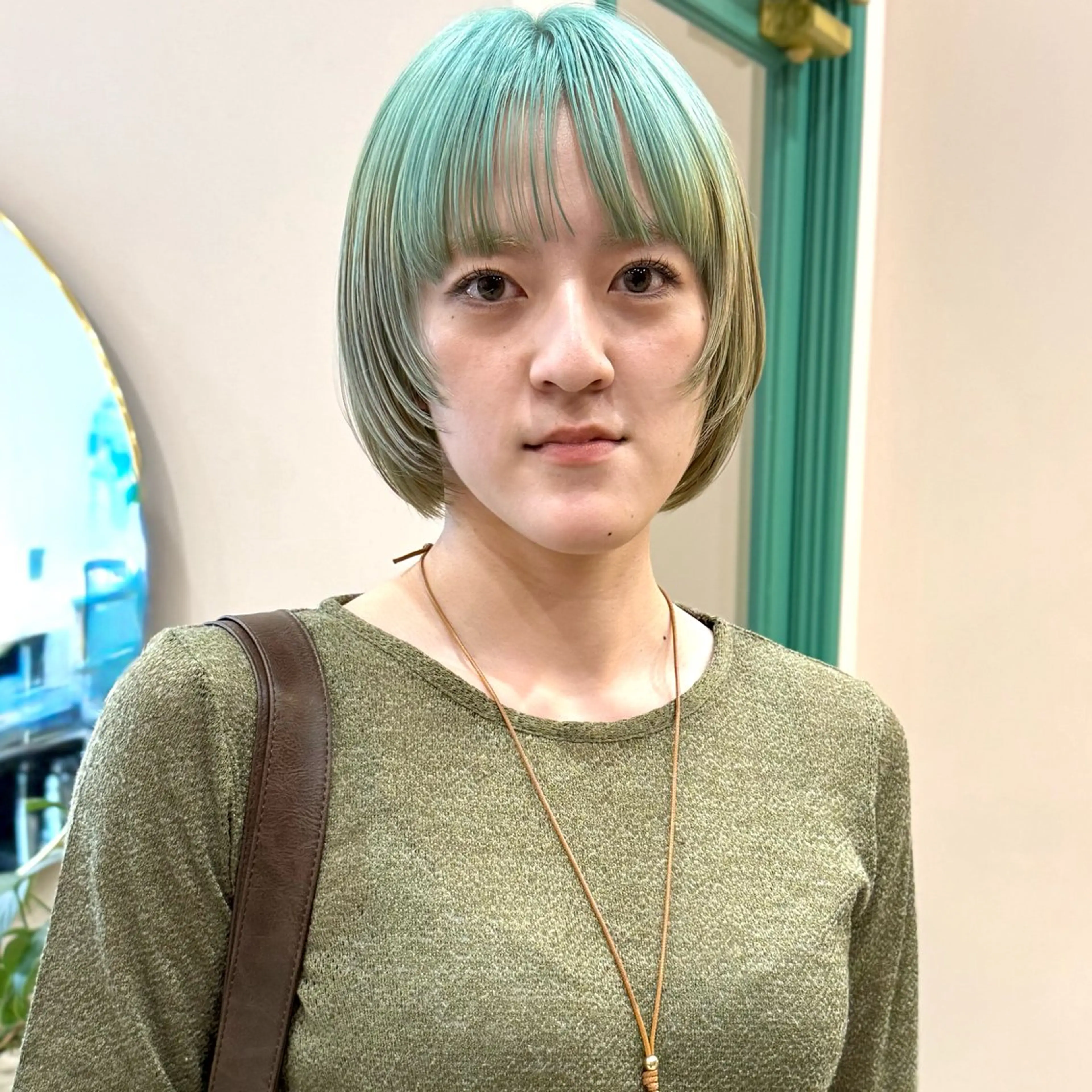 ショート カット ヘアカラー 艶ブリーチカラー✨ ボブレイヤーSakiのヘアスタイル