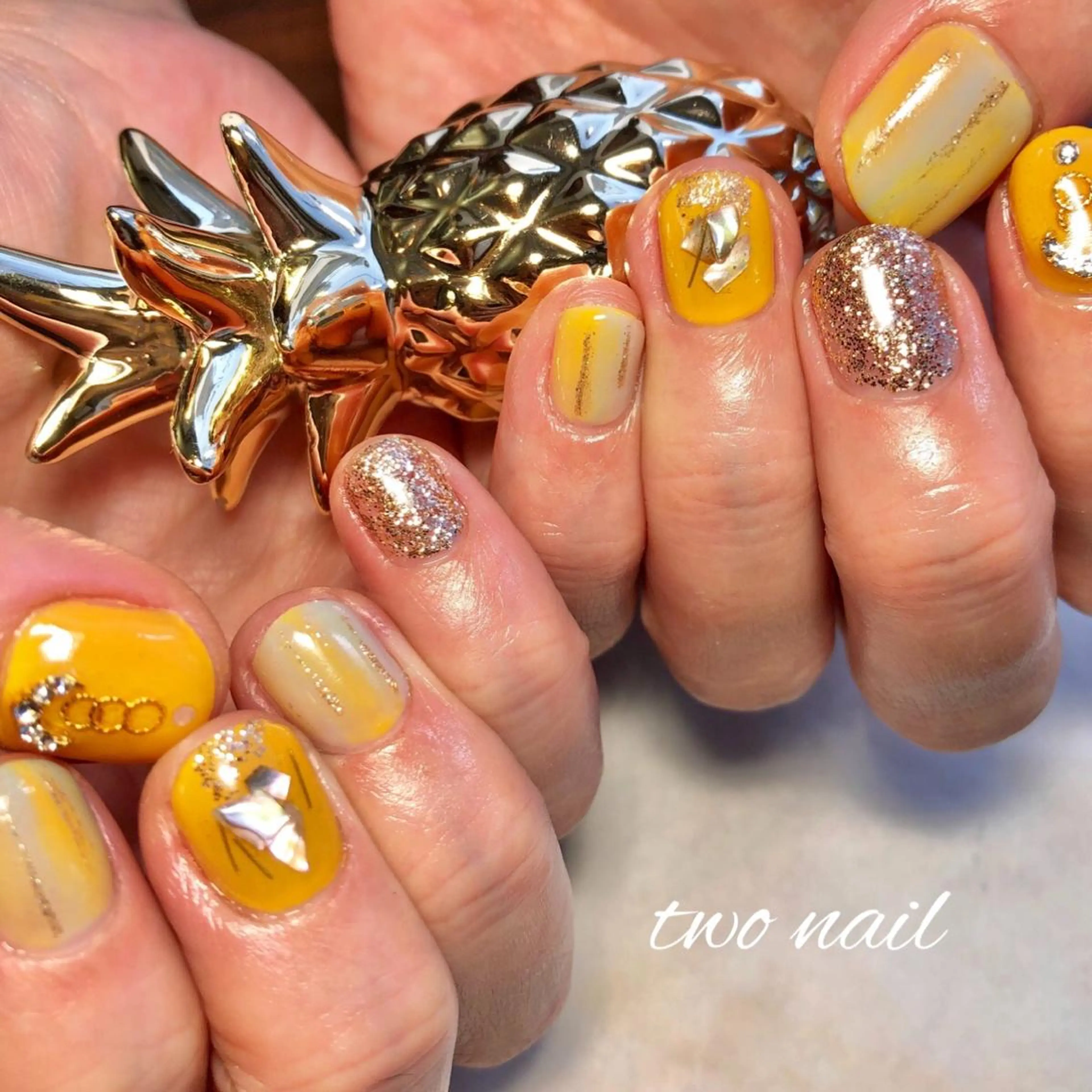 ネイル フットネイル ハート 黄色 two nailのネイルデザイン