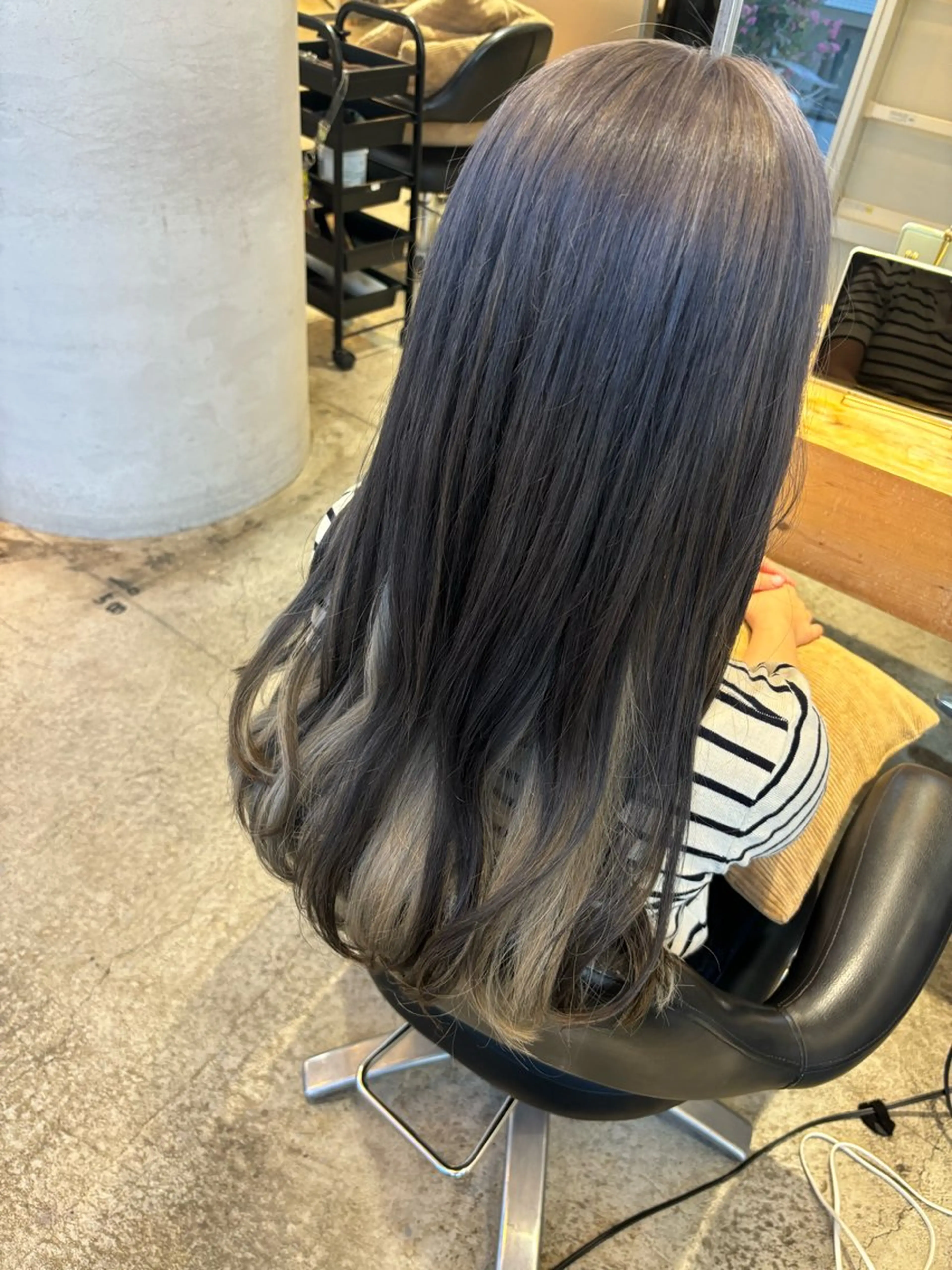 ロング カラー パーマ ヘアアレンジ ヘアカラー トリートメント ハイトーンカラー🤍 山下 優華のヘアスタイル