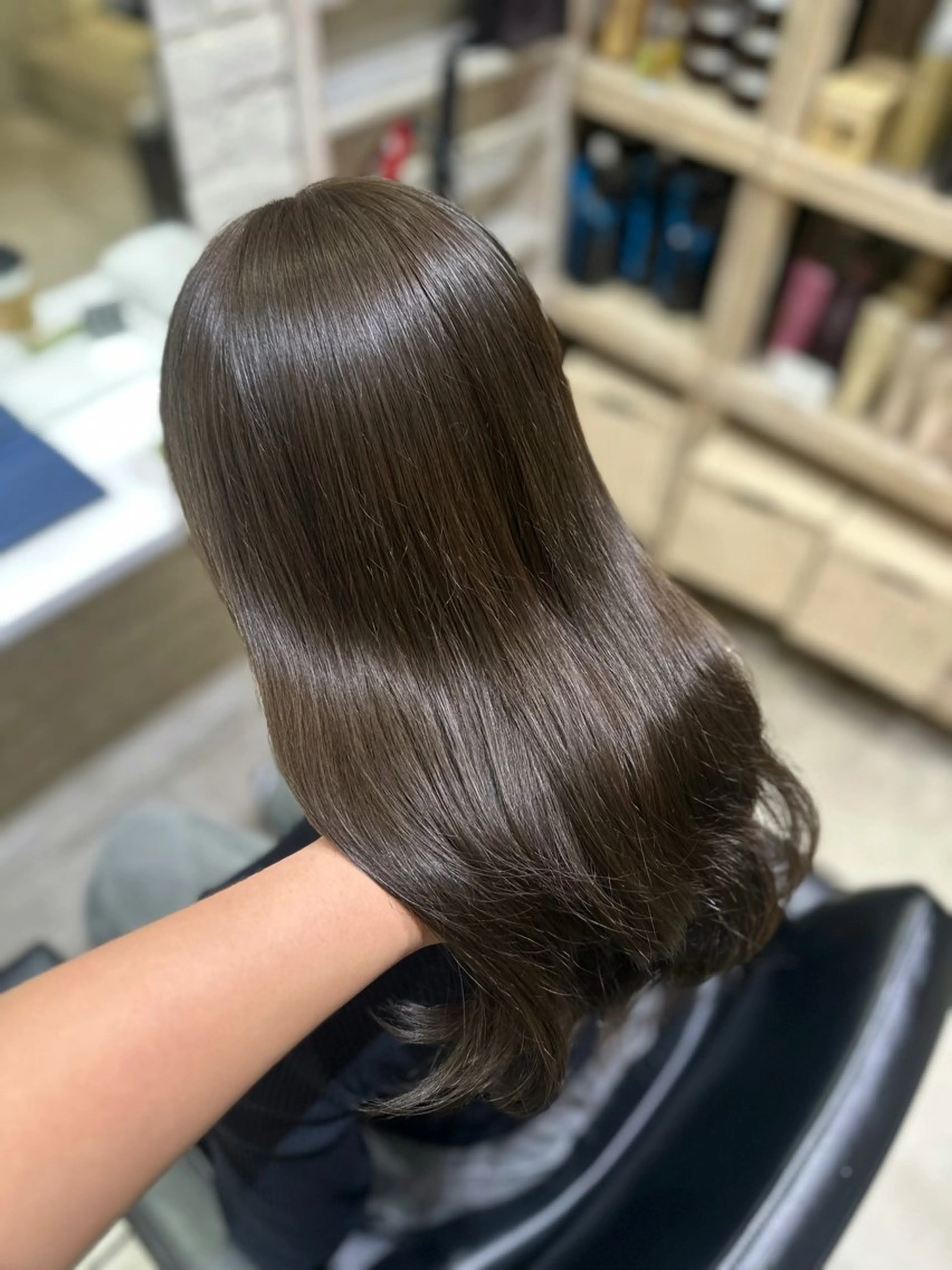 セミロング カラー ヘアカラー トリートメント 🖤KURUMI🖤 潤艶・髪質改善のヘアスタイル