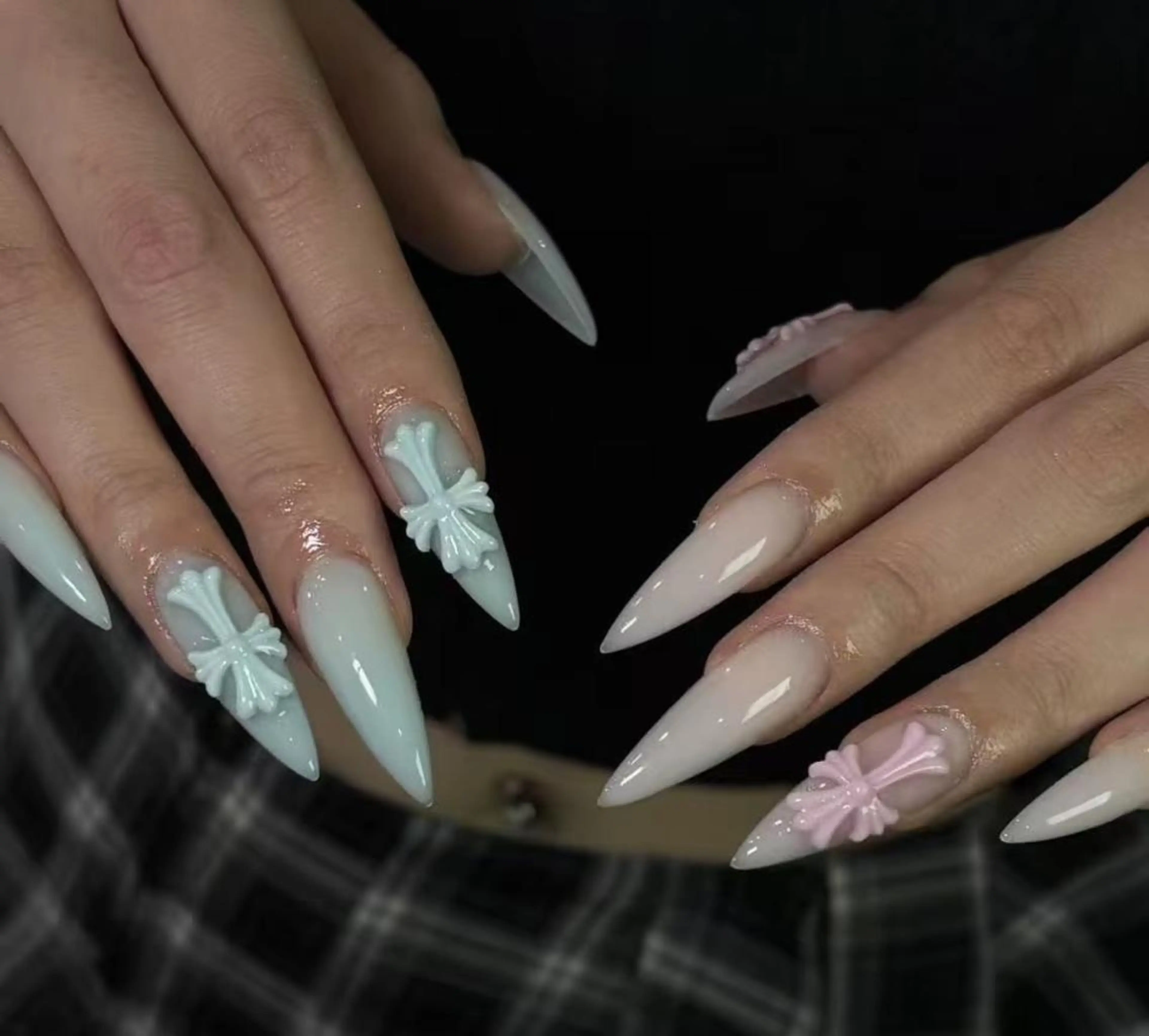 【長さだし➕クロムネイル2本】の写真