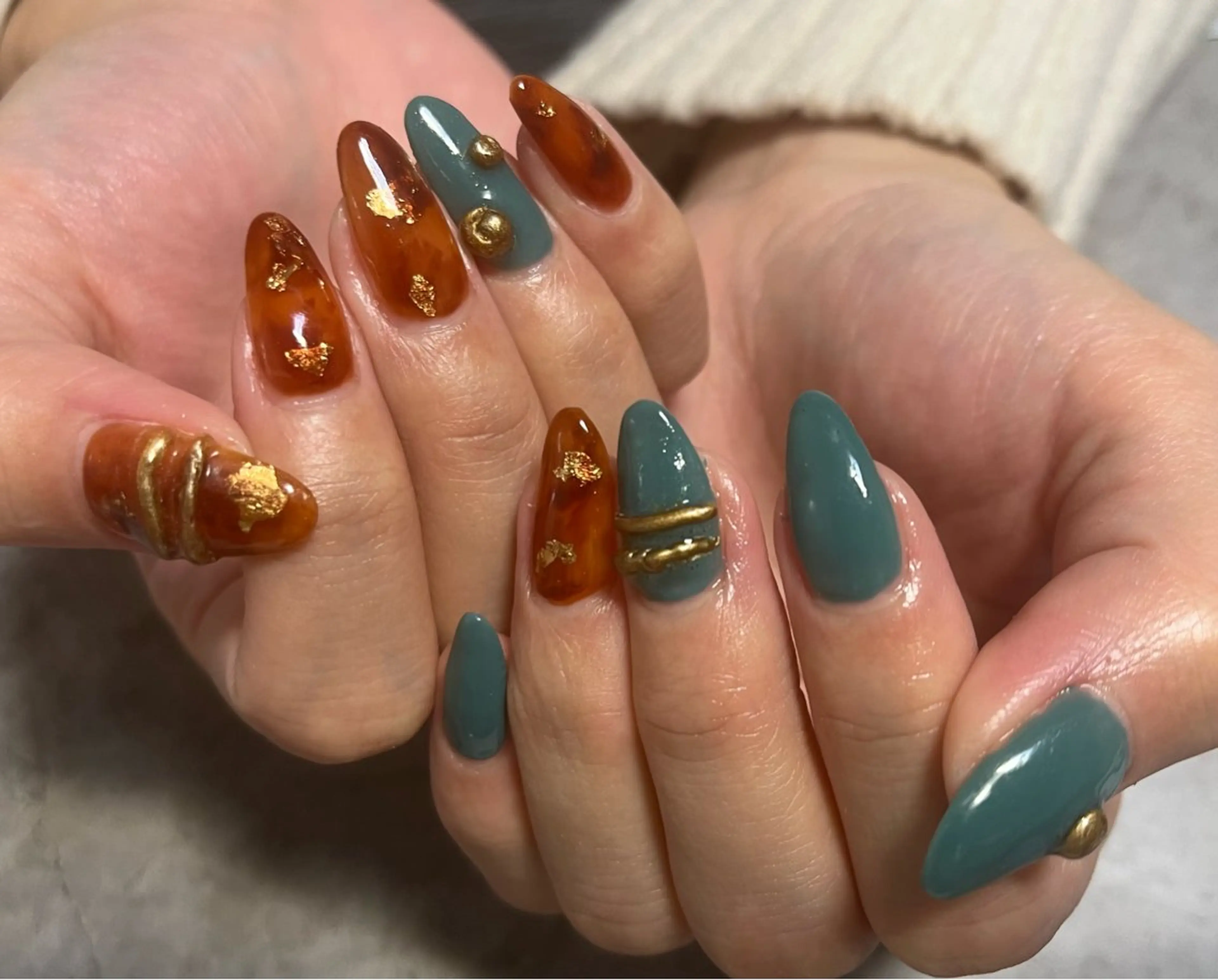 ネイル べっ甲ネイル グリーン 持ち込み 冬ネイル ハンドネイル ハンドケア ベテランネイル cnc  nailのネイルデザイン