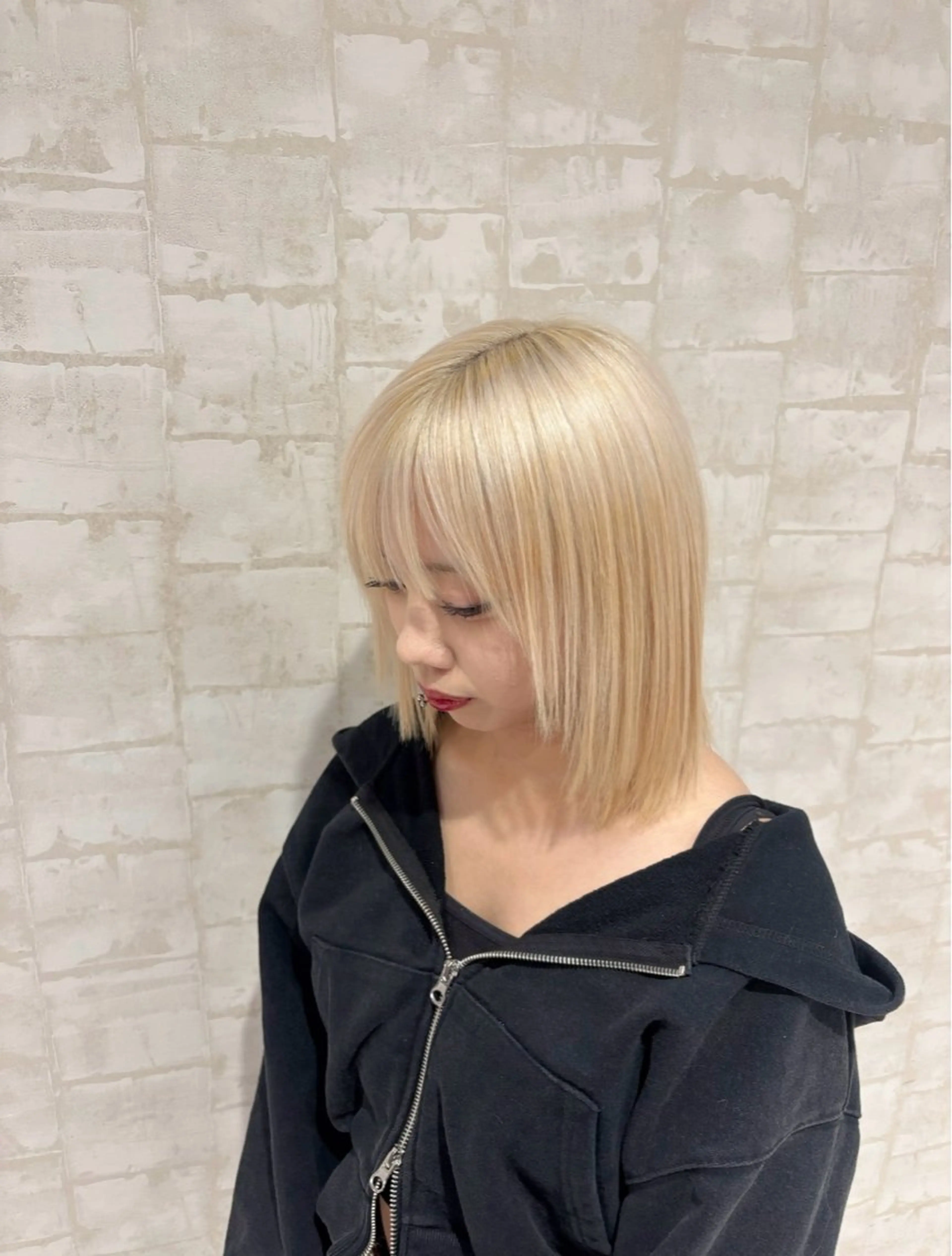 🇰🇷韓国アイドル風カラー🇰🇷ブリーチ2回➕ワンカラー➕トリートメントの写真