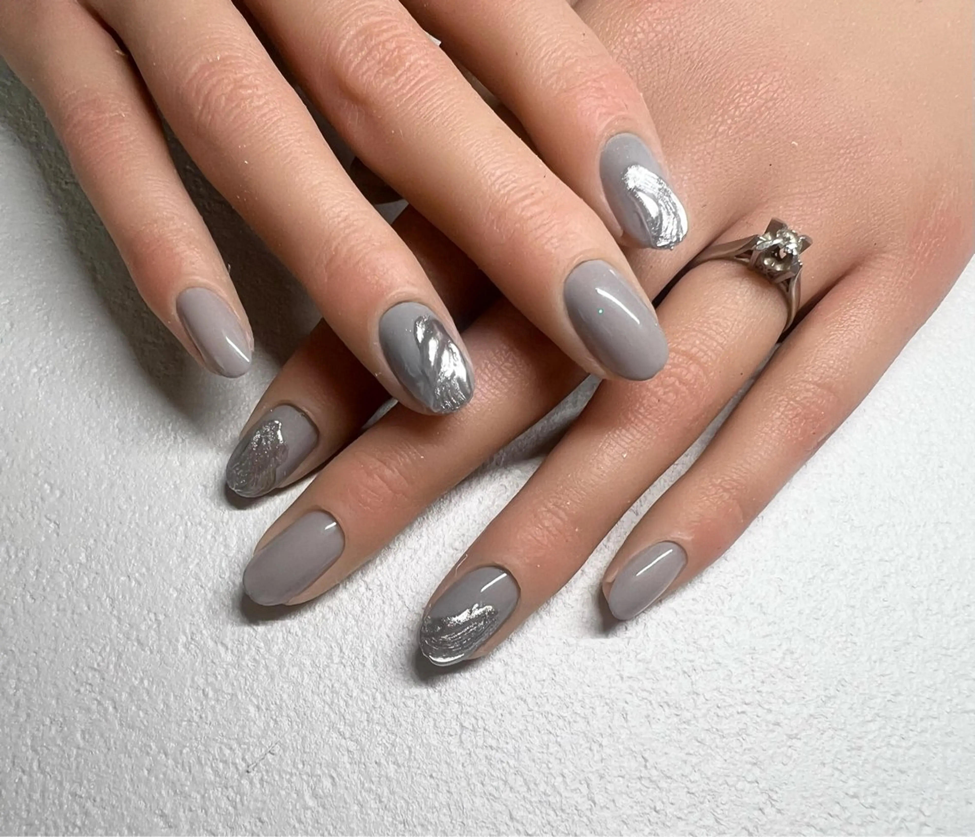 ネイル アートネイル シルバー シンプルネイル ハンドネイル AJ nailのネイルデザイン