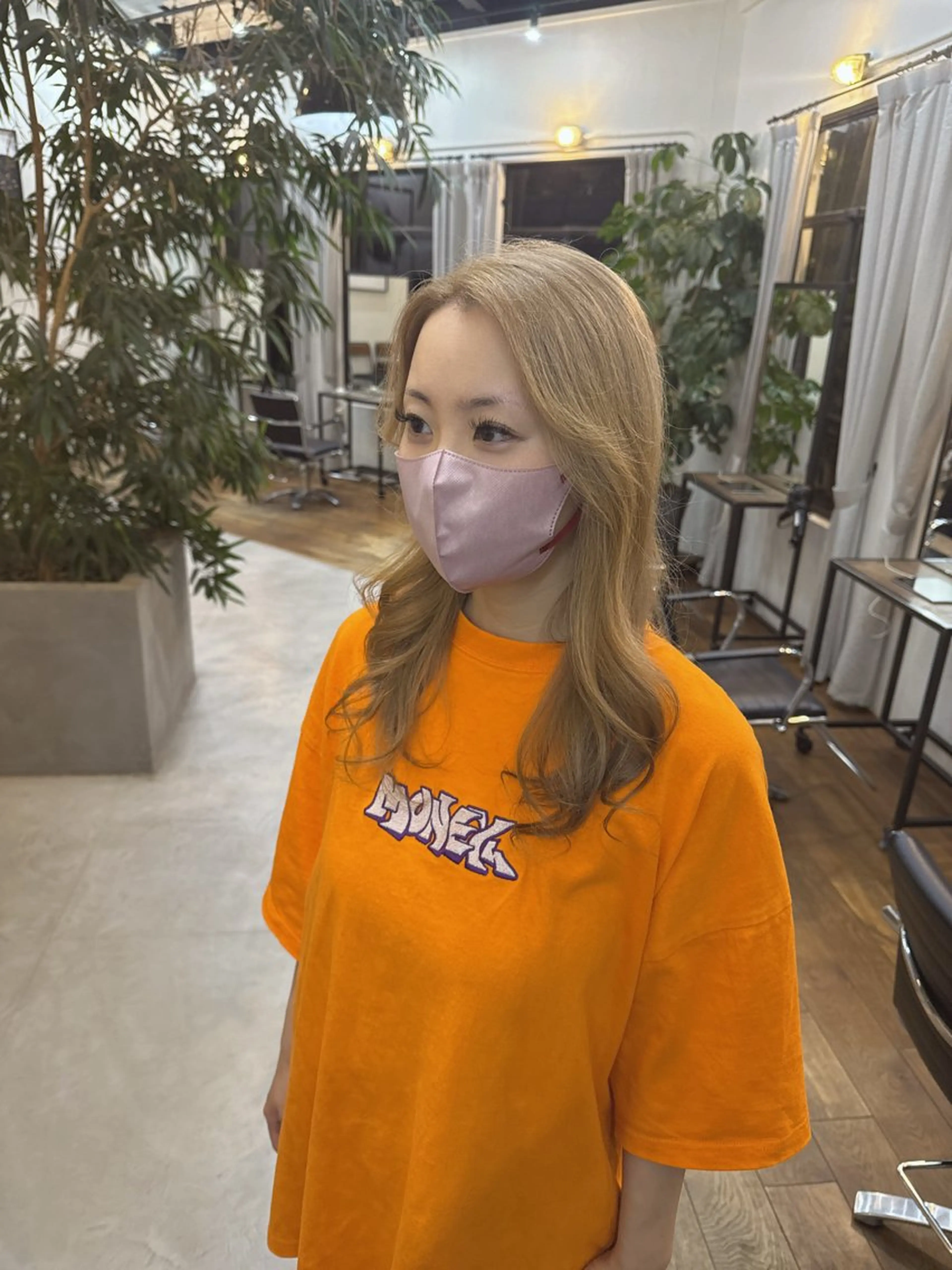 カラー ベージュカラー ブリーチ ミルクティーベージュ ヘアカラー NIL所属・市川 夢のヘアスタイル