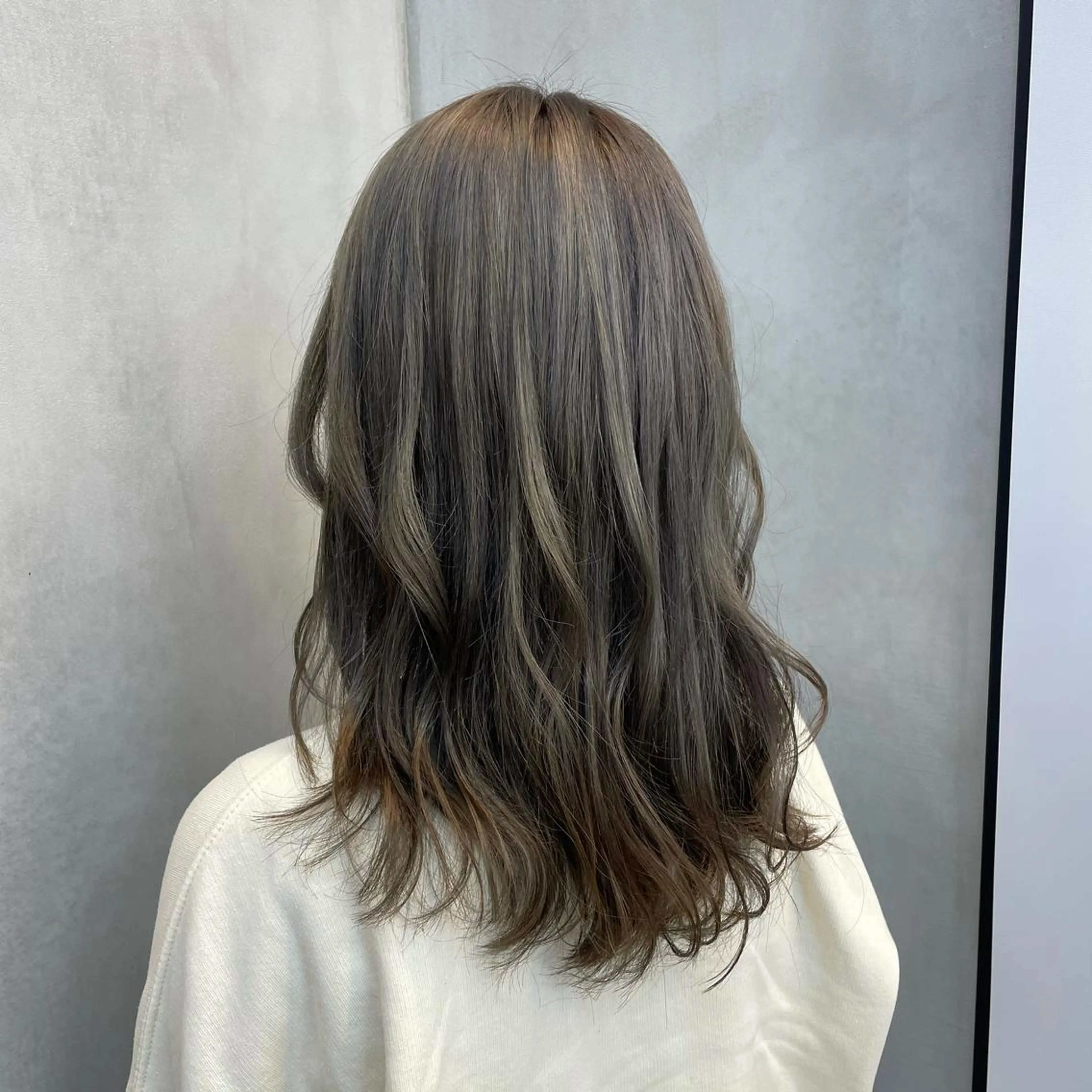 カラー 🫧艶髪/ブリーチ 🐳honami🫧のヘアスタイル