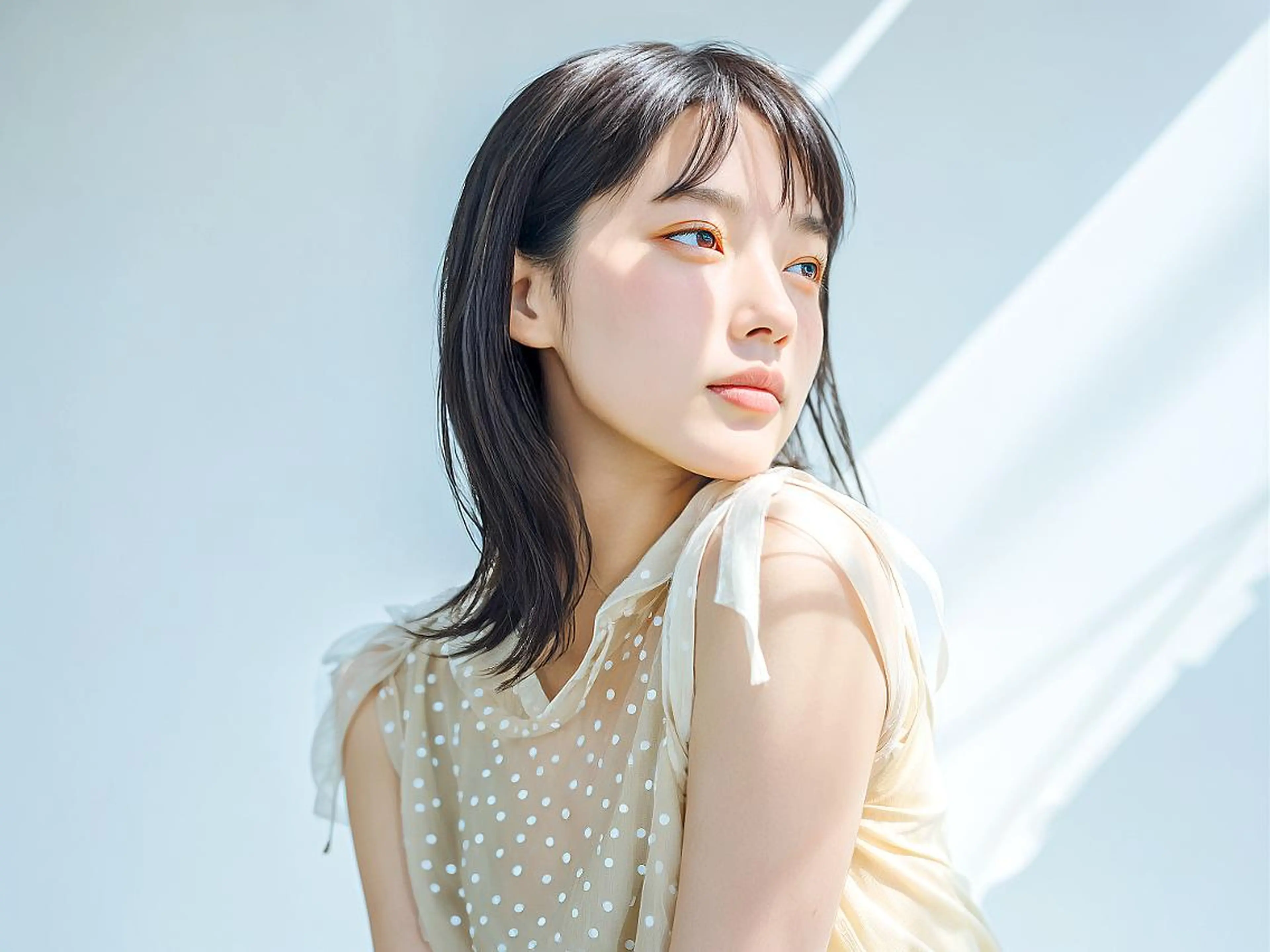 ミディアム LILIA .のヘアスタイル