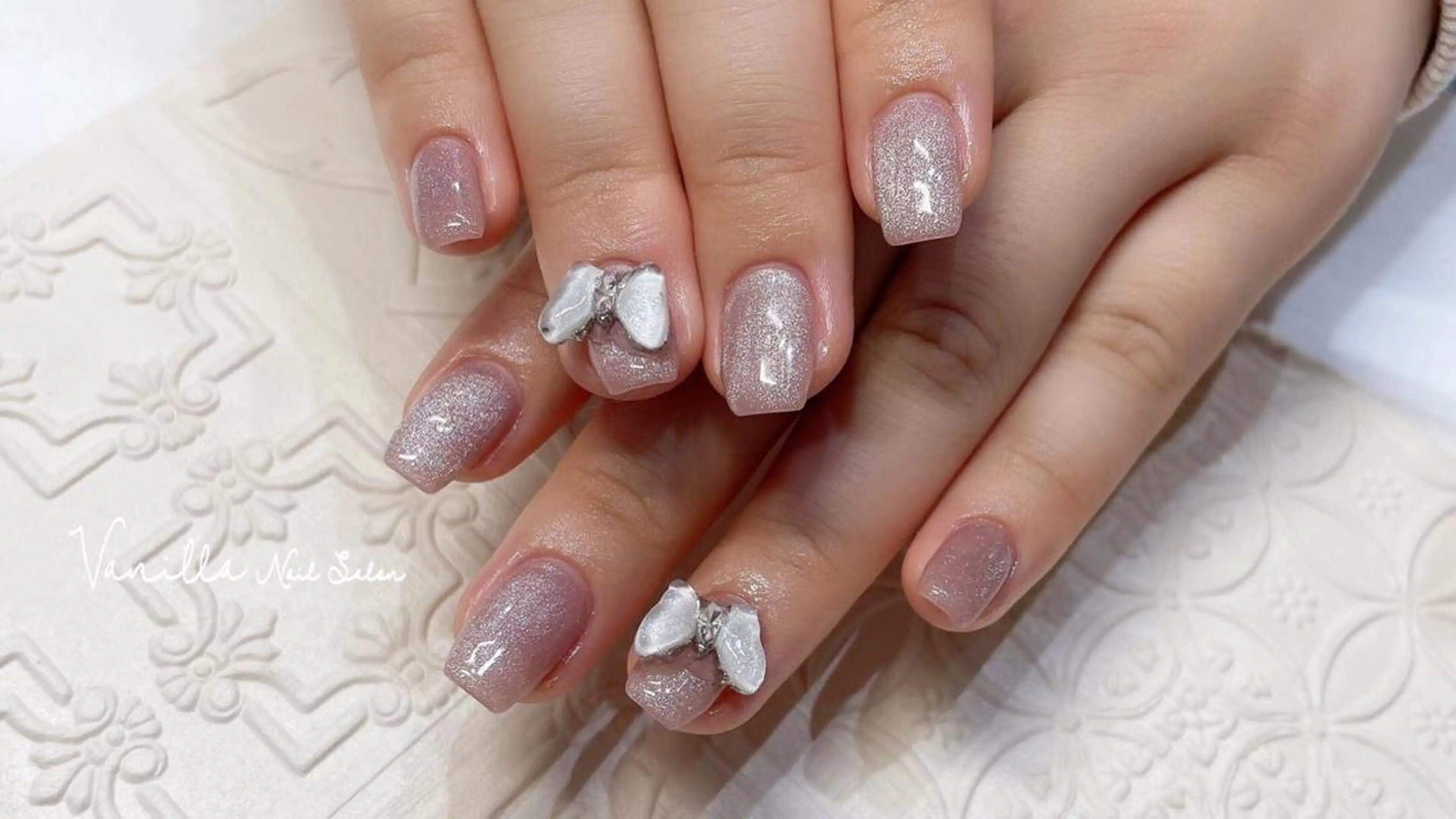 ネイル マグネットネイル ストーンネイル ハンドネイル Vanilla nail salonのネイルデザイン