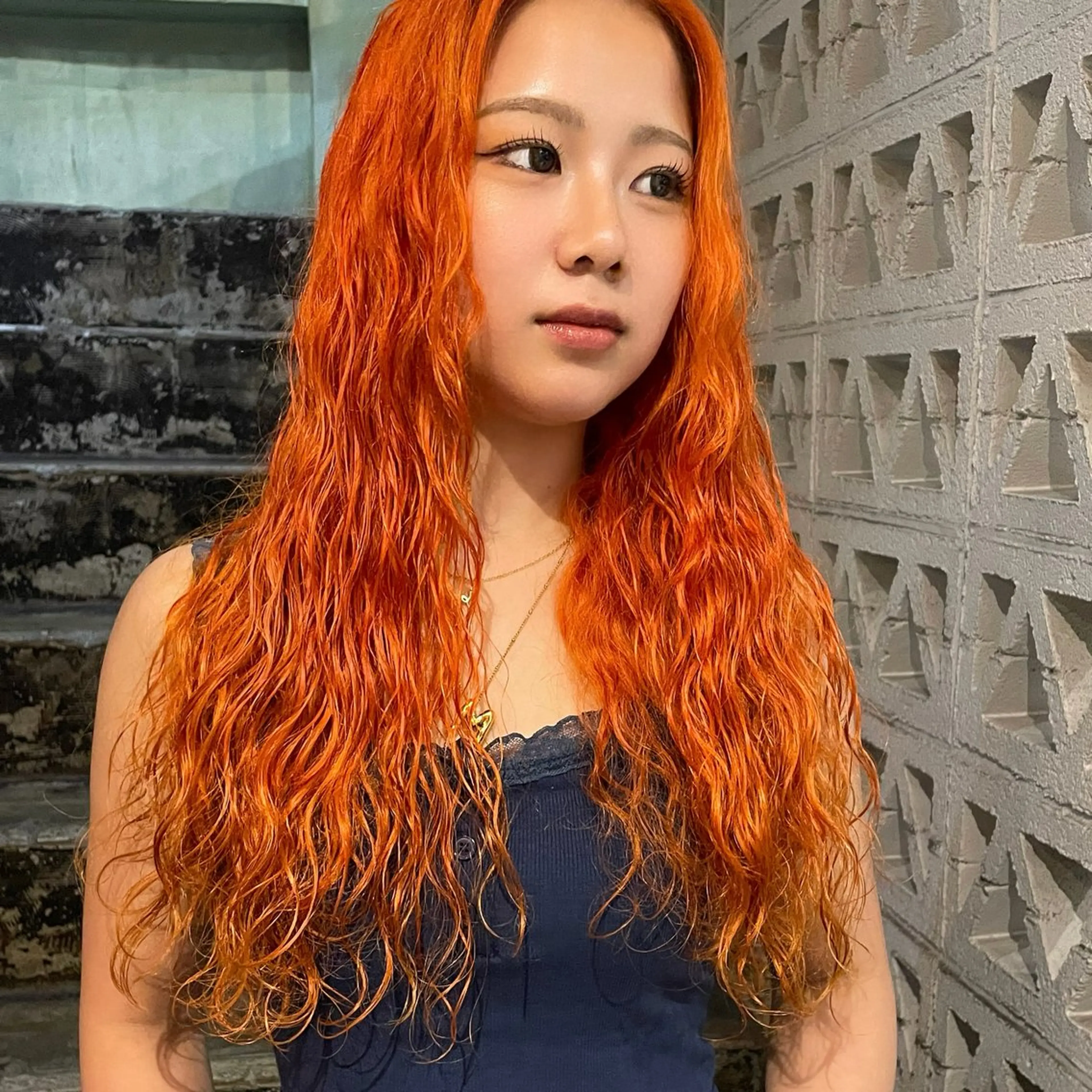ロング カラー 石坂 日果梨のヘアスタイル