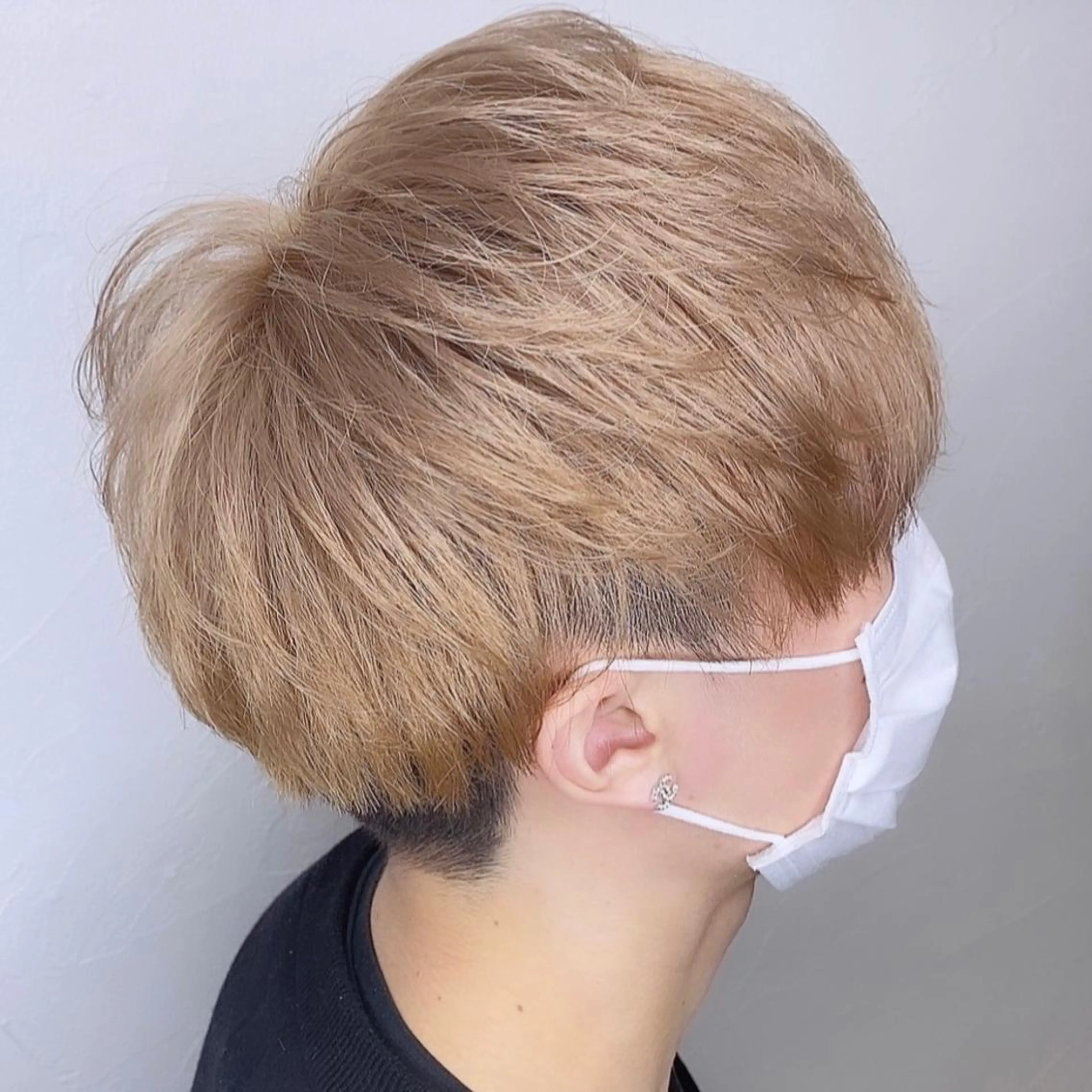 ショート カラー メンズ ベージュカラー ミルクティーベージュ 🥀熊谷ウルフカット あゆむのヘアスタイル