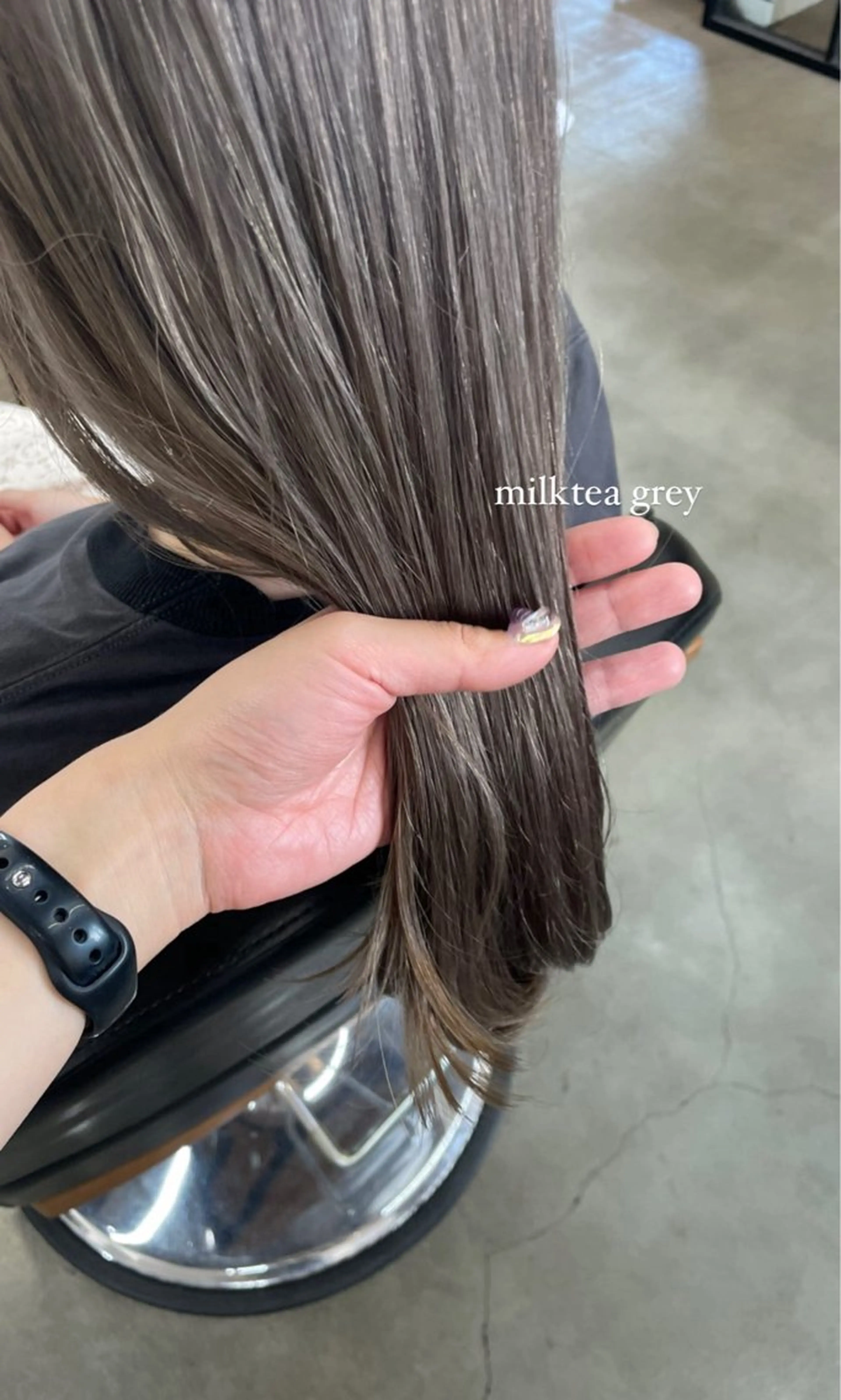 セミロング カラー くすみベージュカラー 🪻HARUKAのヘアスタイル