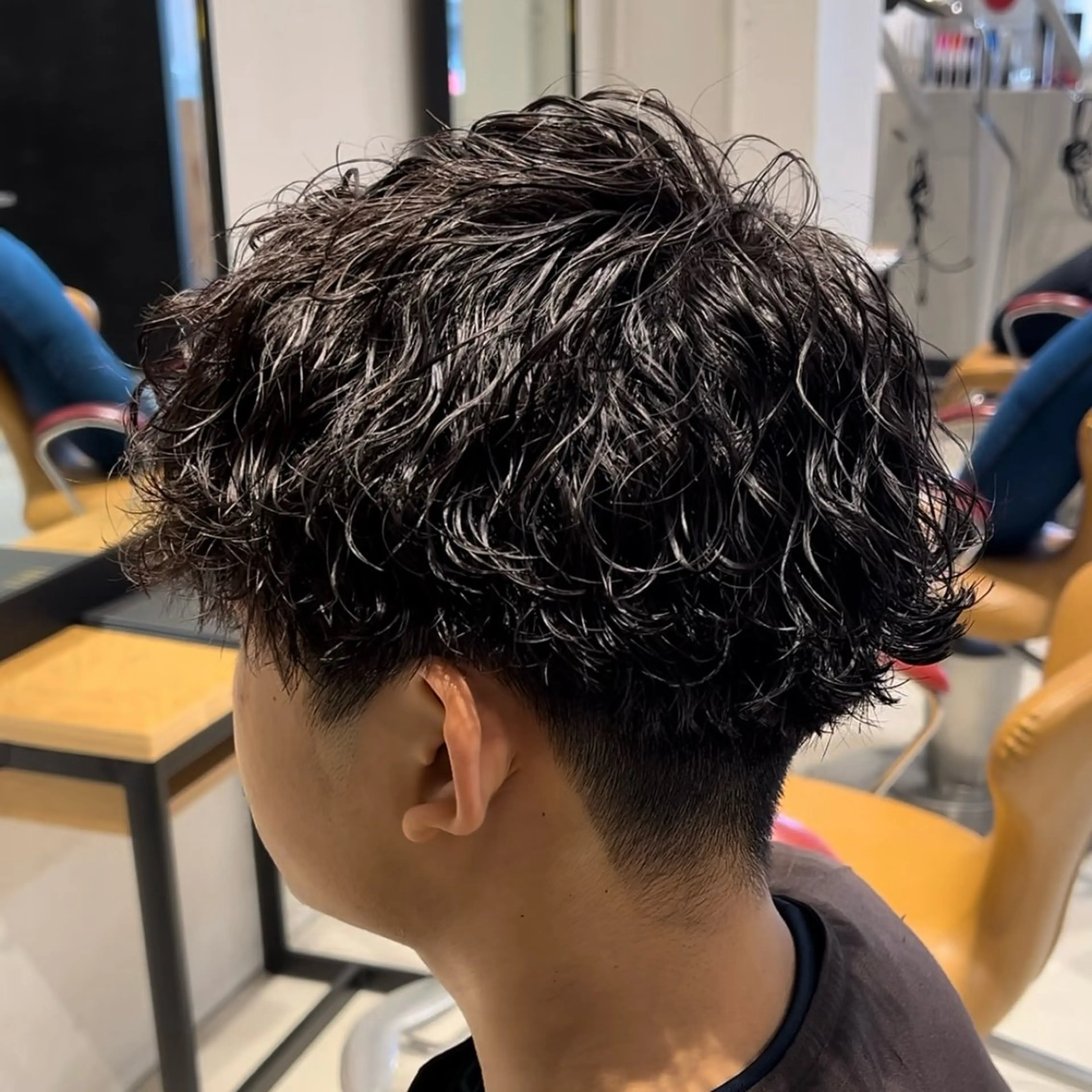 パーマ メンズ メンズパーマ 波巻きパーマ カット パーマ メンズパーマは私一択 佐藤有紀のヘアスタイル