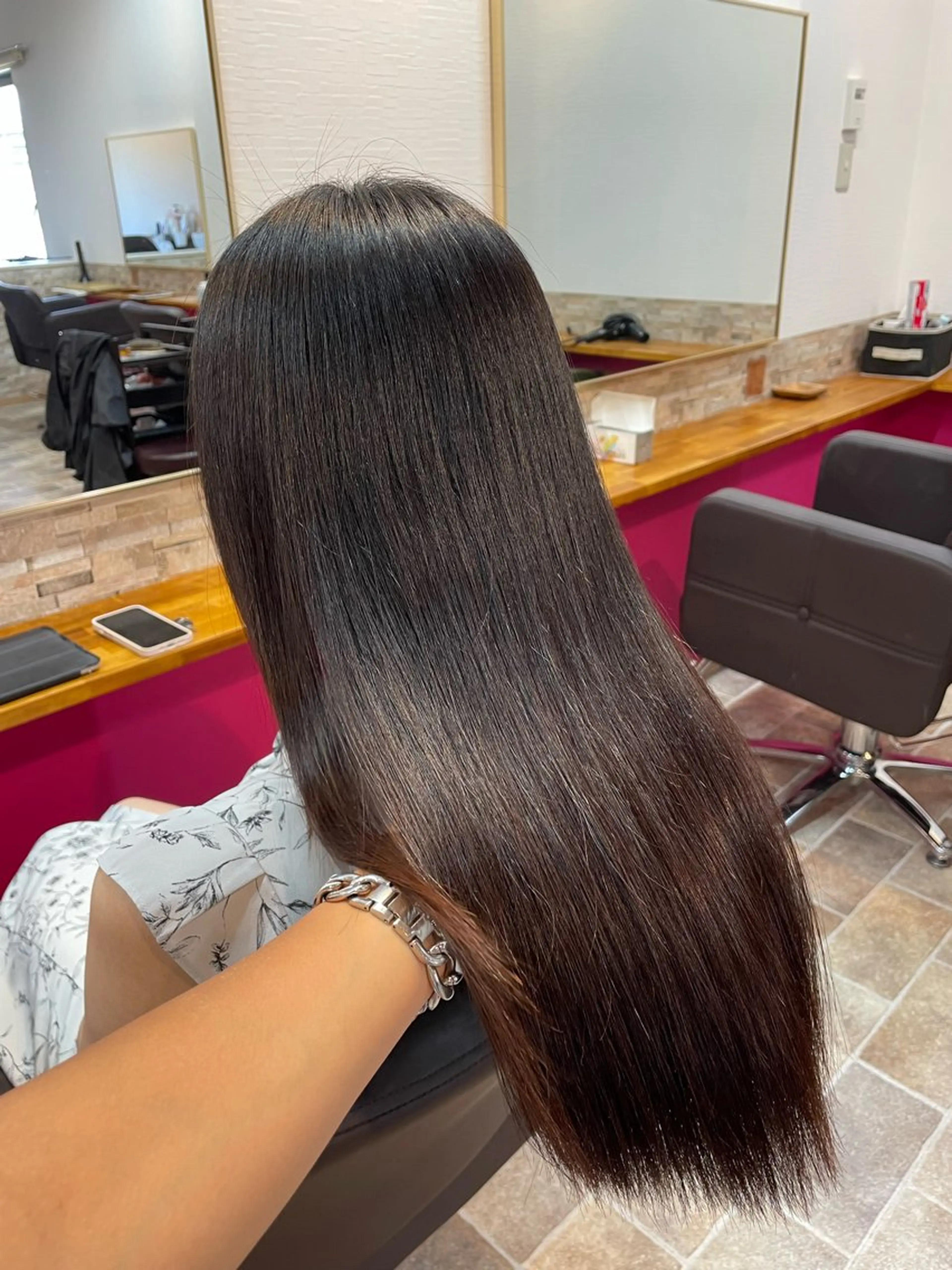 ロング パーマ ストレートパーマ カット 縮毛矯正 トリートメント YUI/ ブリーチカラー🌷のヘアスタイル