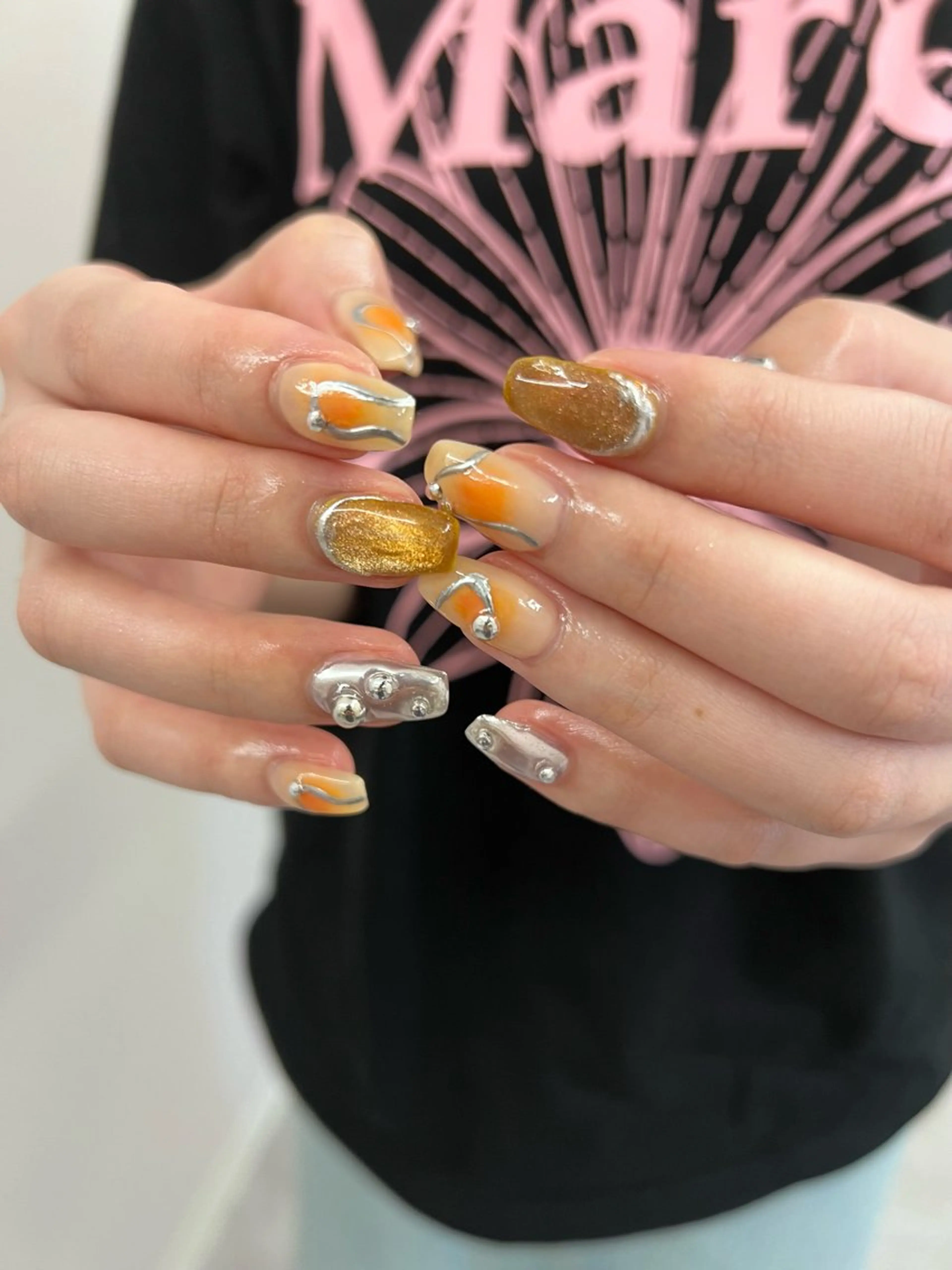 ネイル チークネイル ジェルネイル マグネットネイル ニュアンスネイル オレンジ ハンドネイル ハンドケア Bana_ Nailのネイルデザイン