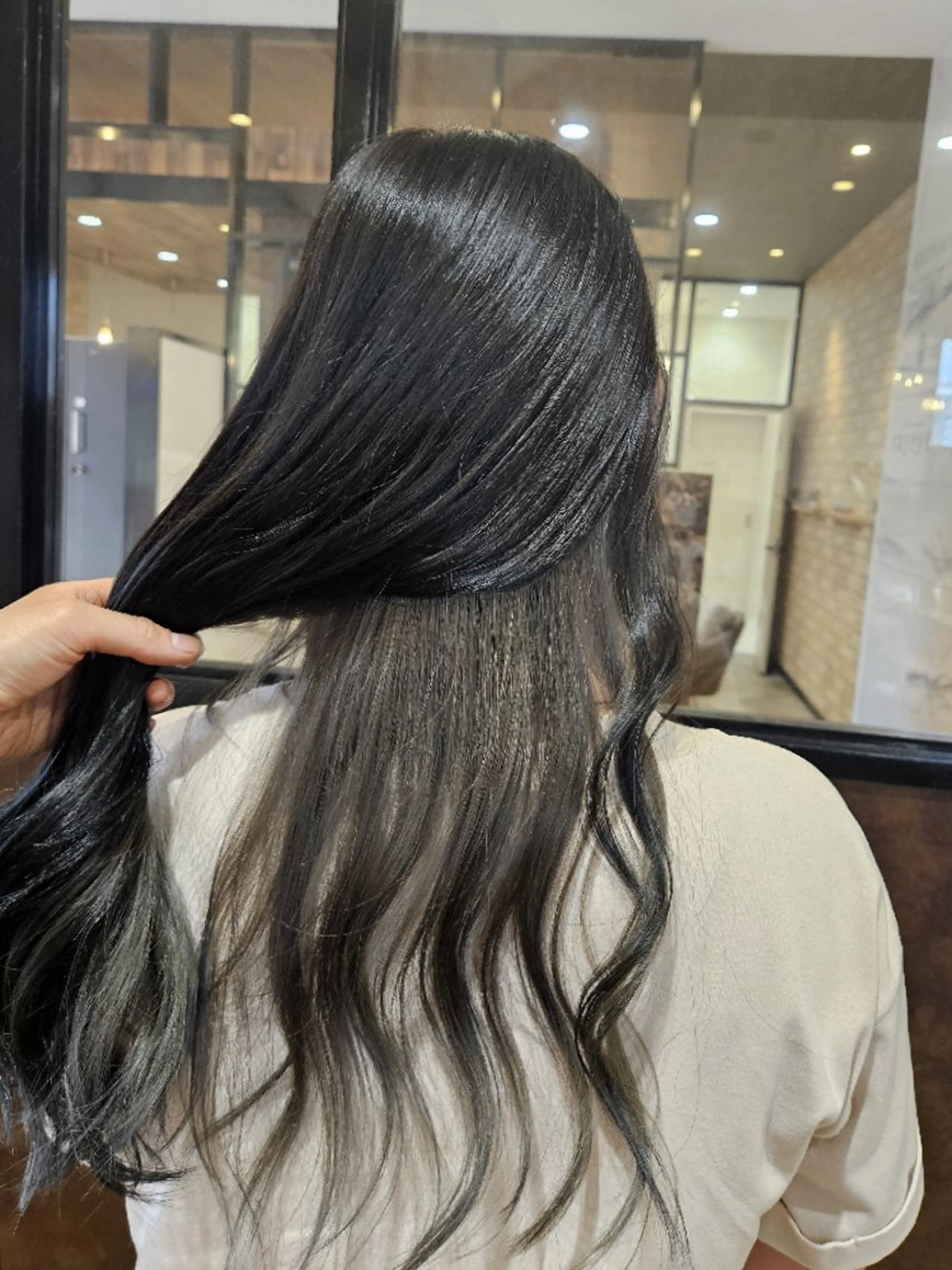 カラー ロング ma cherie 　naoのヘアスタイル