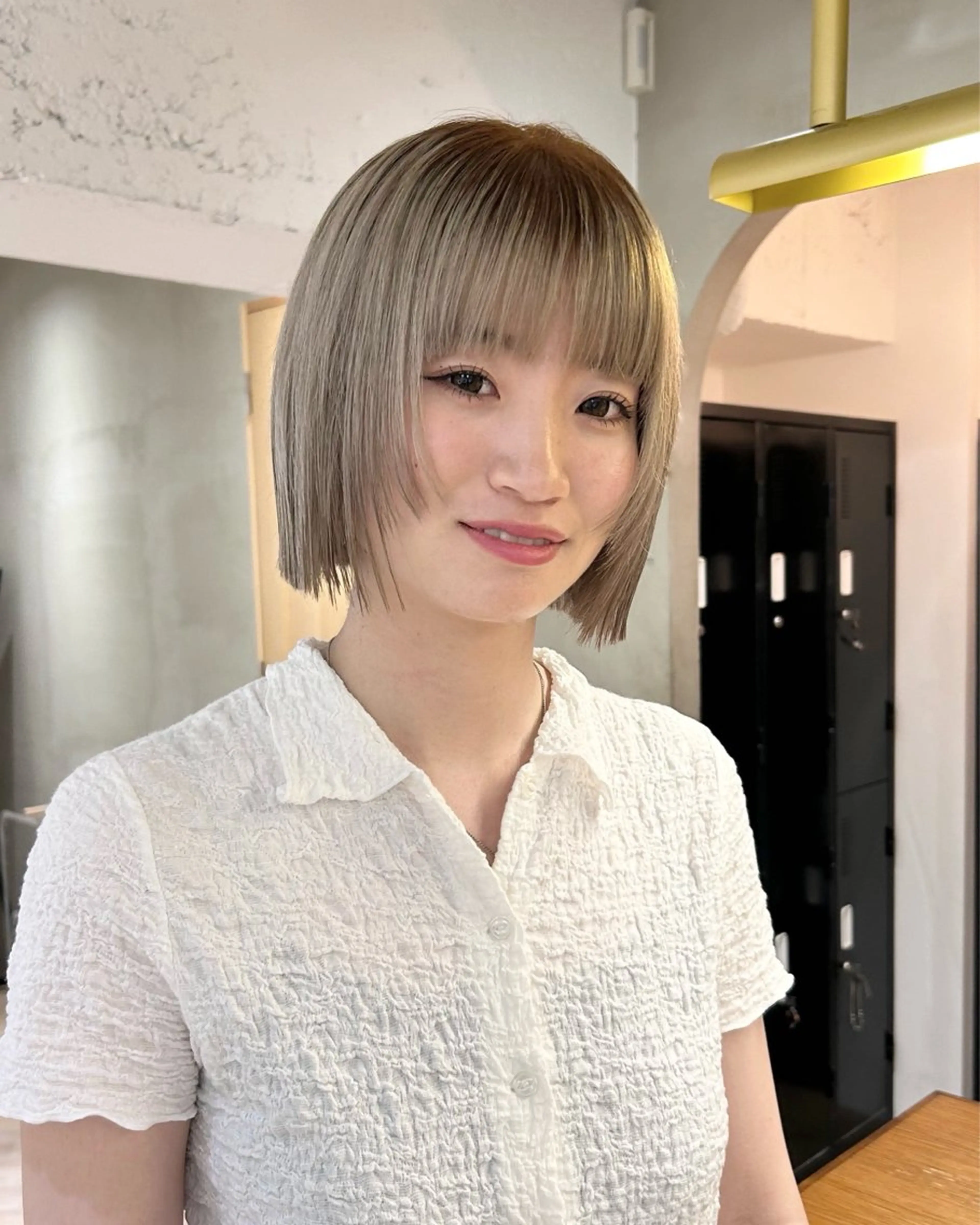 ミディアム カラー ベージュカラー ブリーチ ブラウンカラー デザインカラー ハイトーンカラー カット ヘアカラー トリートメント レイヤーカット/栄/ 顔周り/キトウモエノのヘアスタイル