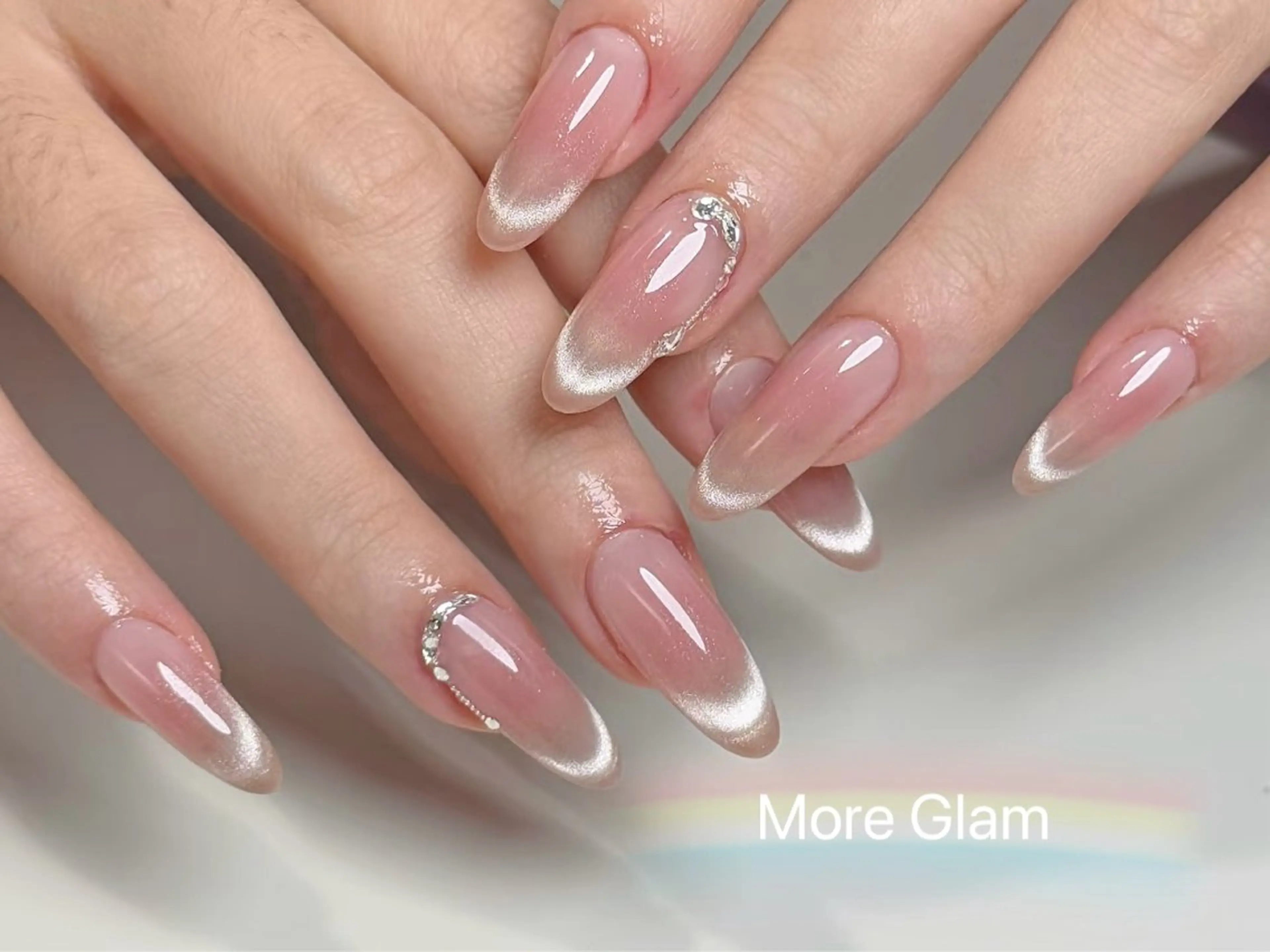 ネイル アートネイル オーロラネイル クリアネイル 長さ出し フレンチネイル ハンドネイル ハンドケア More Glam渋谷店のネイルデザイン