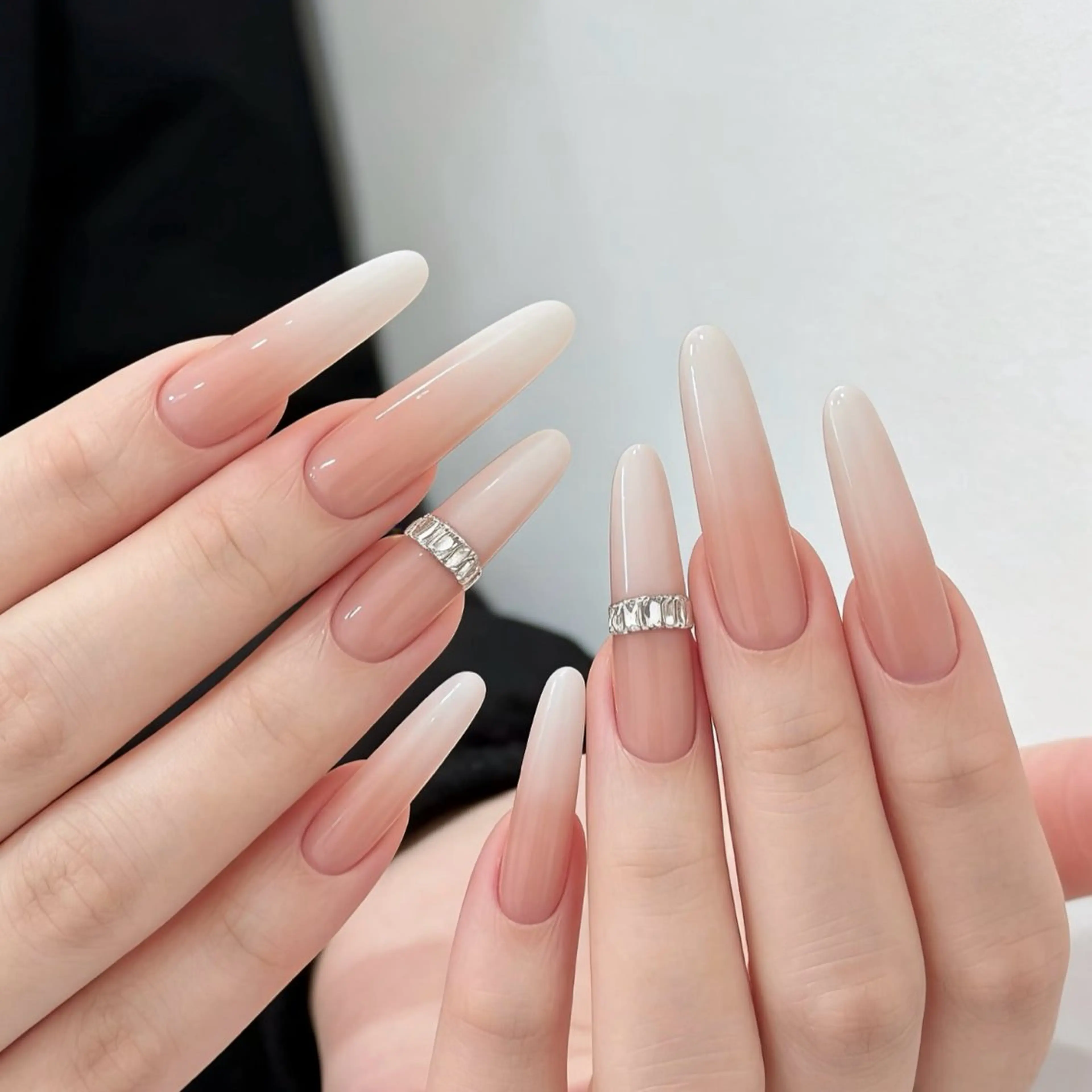 ネイル グラデーション ストーンネイル Best  nail 結衣のマツエク・マツパデザイン