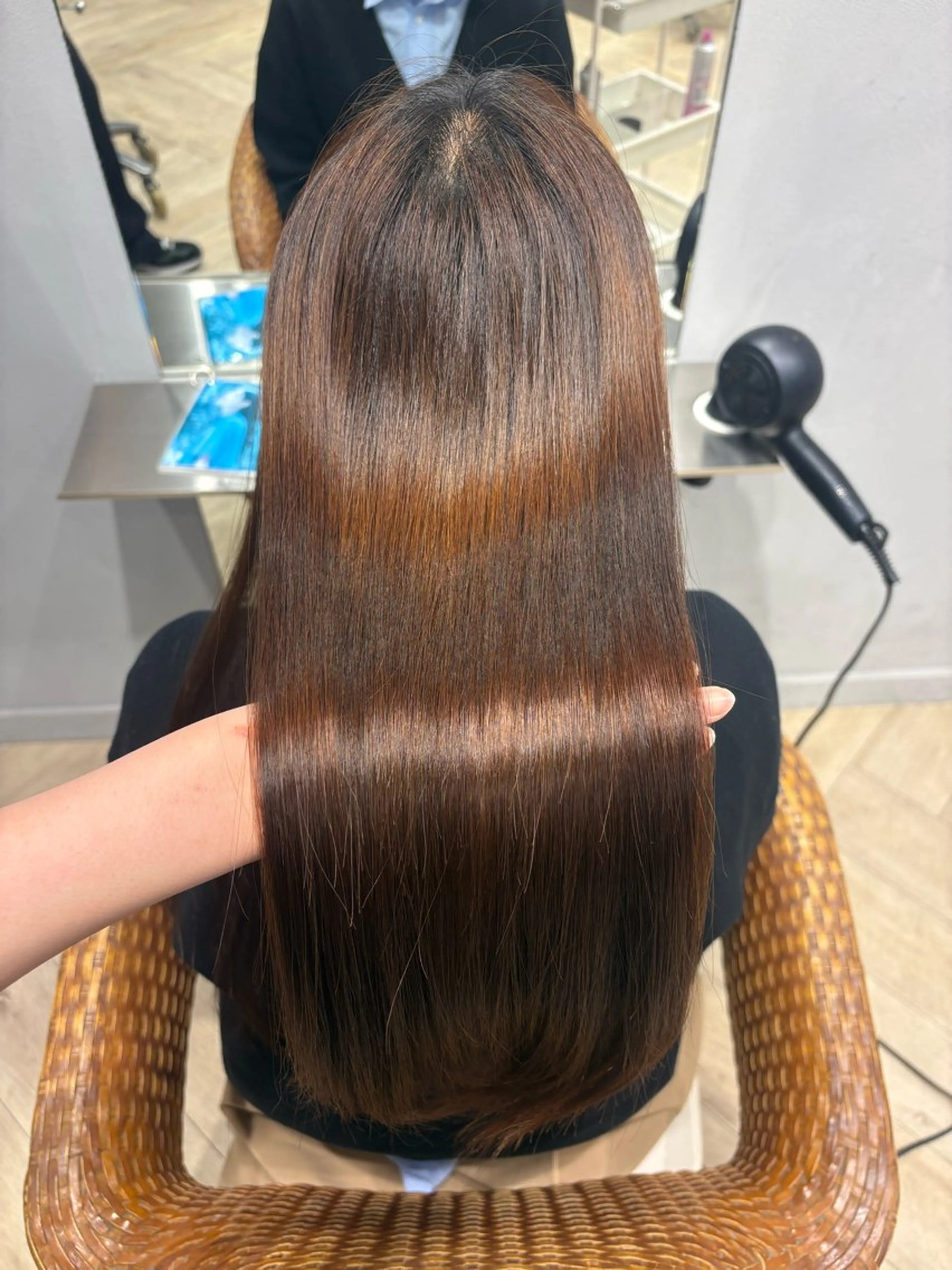 ロング 縮毛矯正 トリートメント 水口 未唯菜のヘアスタイル