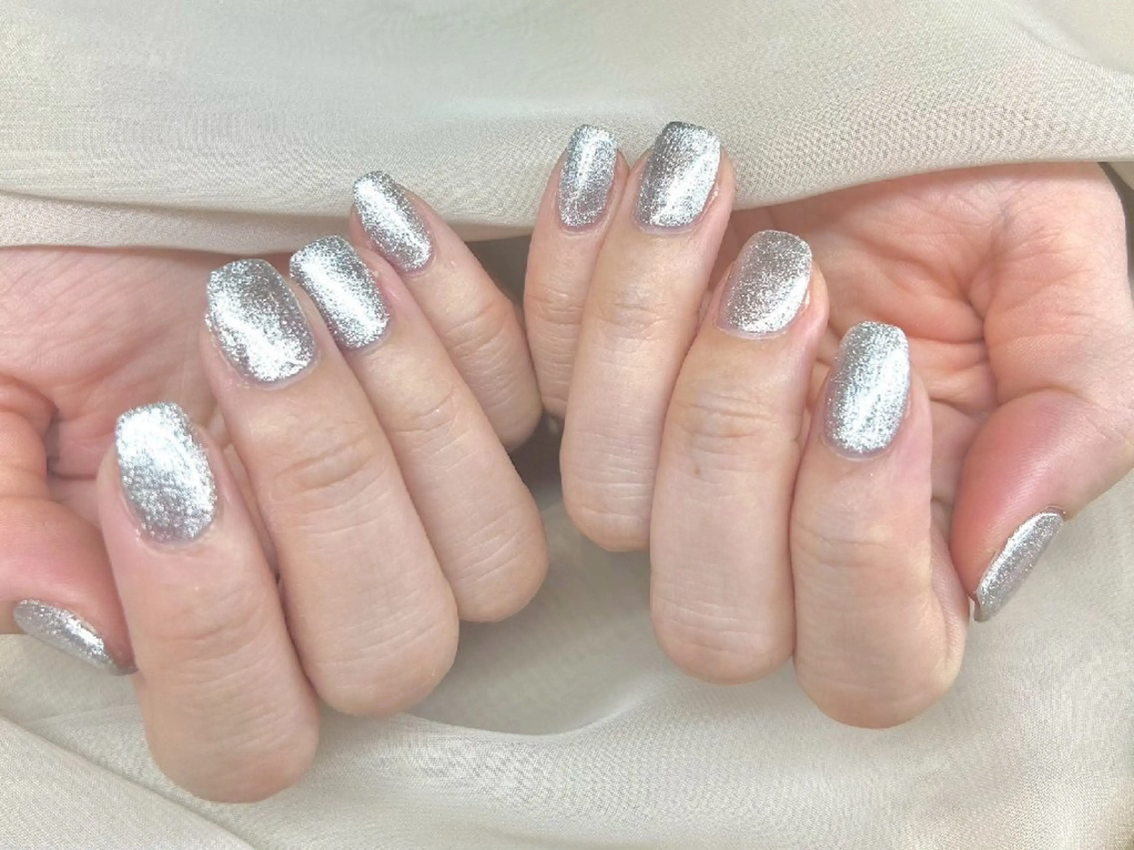 ネイル ラメ(グリッター) ワンカラーネイル シルバー シンプルネイル 冬ネイル ハンドネイル Richer  ~nail & eyebeauty ~所属・ai のネイルデザイン