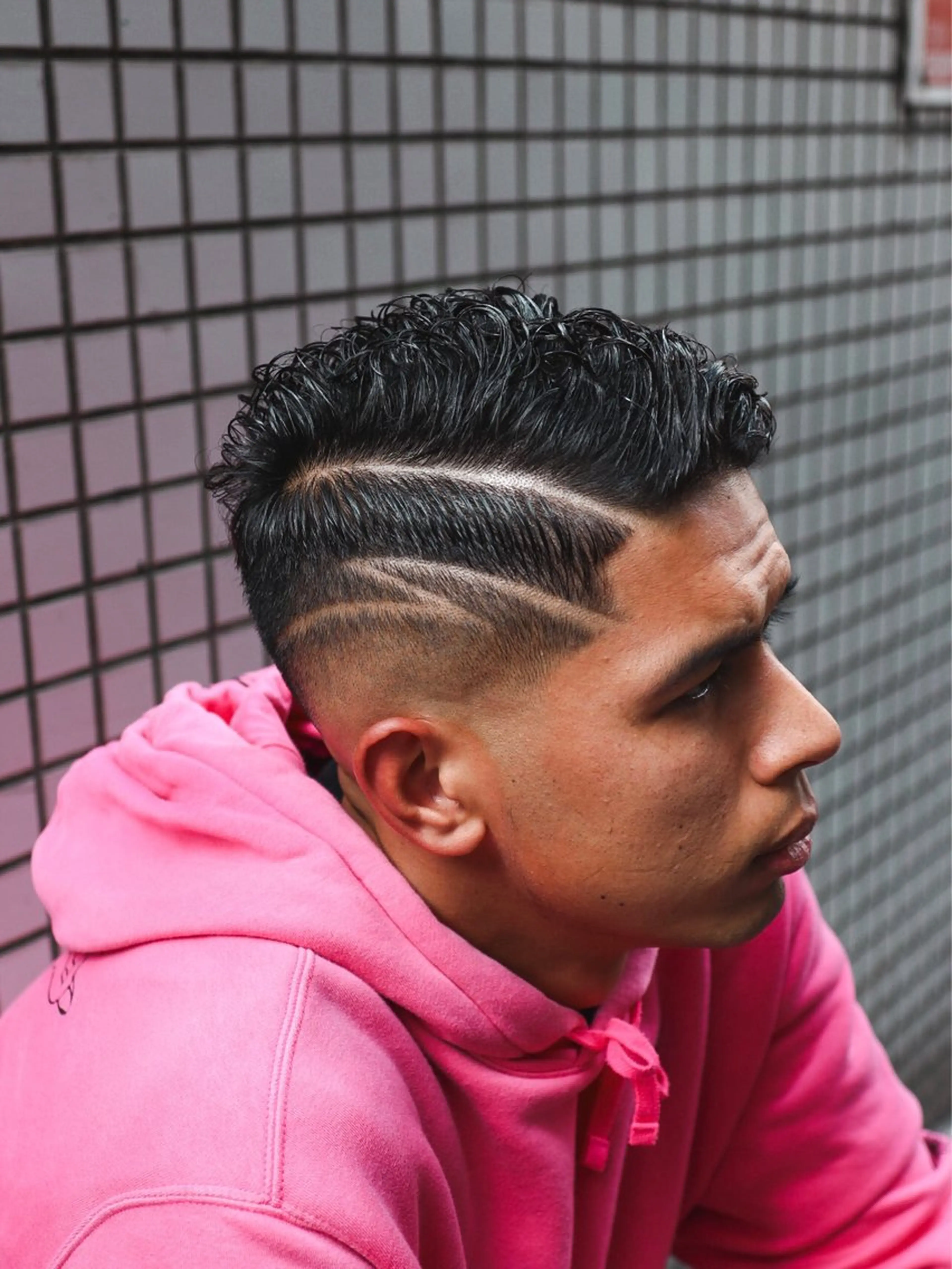 ショート カラー パーマ メンズ メンズブリーチ フェードカット カルマパーマ メンズメッシュ モヒカン 💈men's💈 satoru中目黒のヘアスタイル