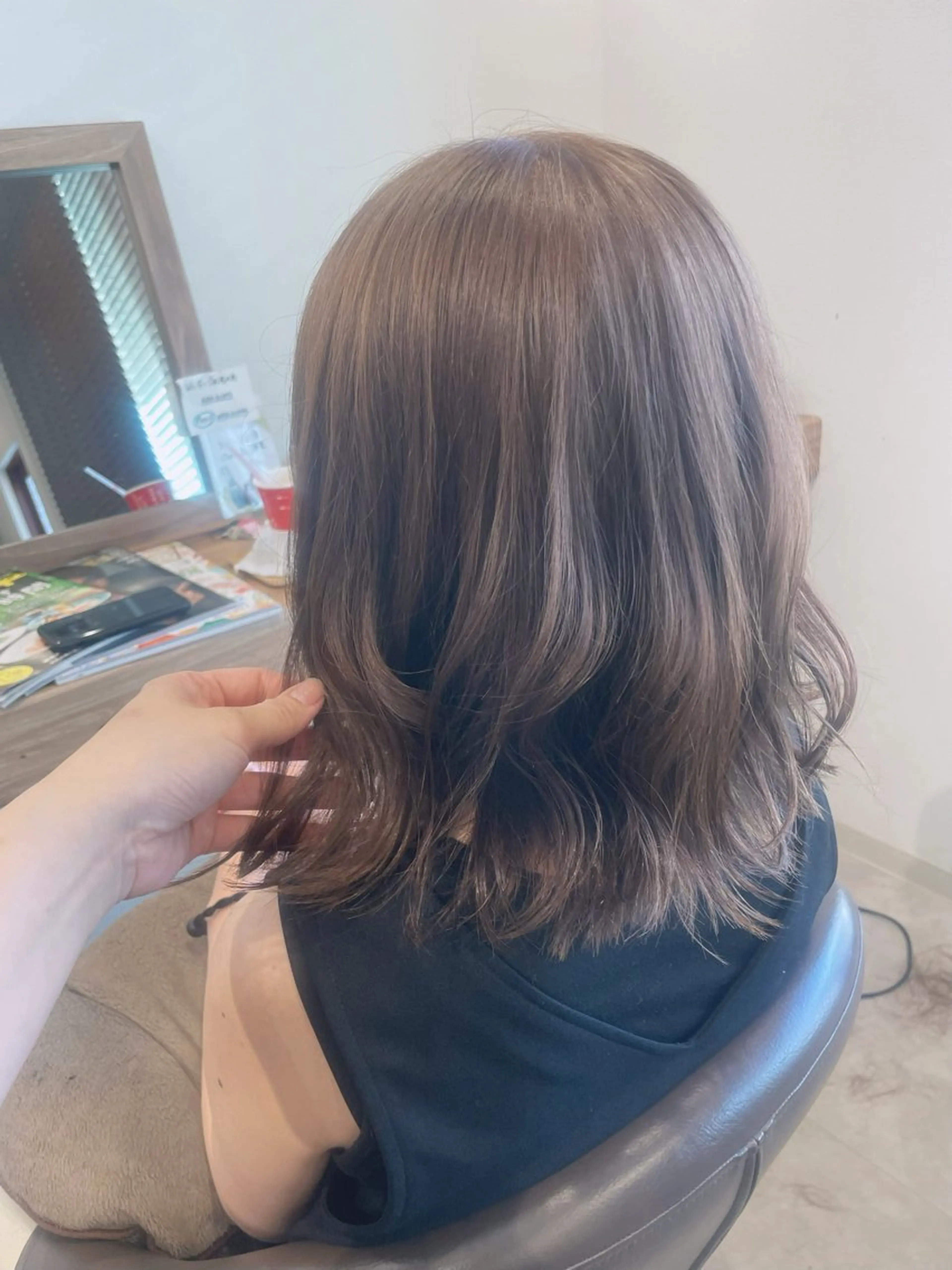 ミディアム カラー no4ナチュラル戸祭所属・山越 美裕樹のヘアスタイル