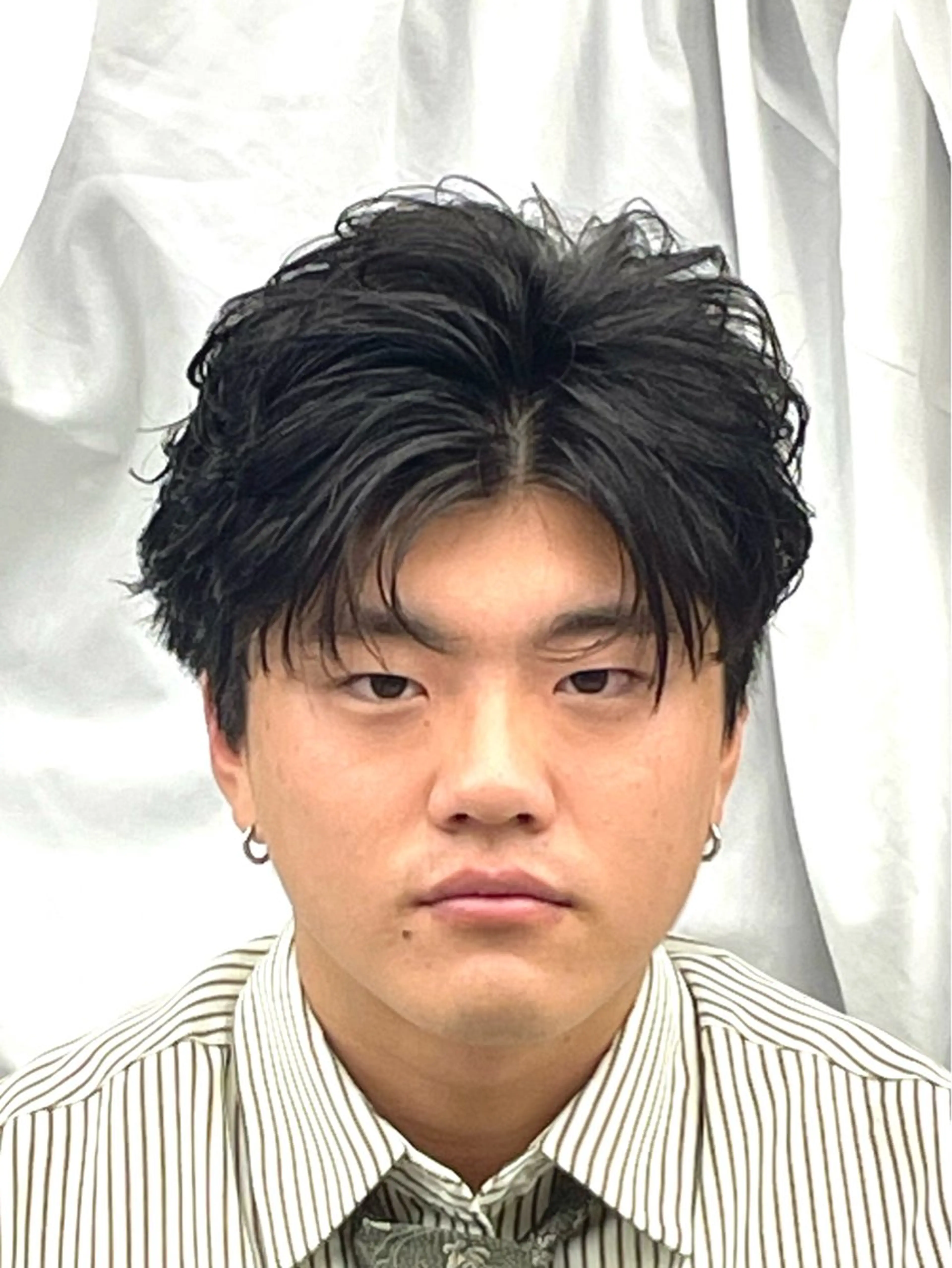 ショート メンズ センターパート フェザーパーマ カルマパーマ メンズメッシュ メンズパーマ カット フェザーショート⚡️ REONのヘアスタイル