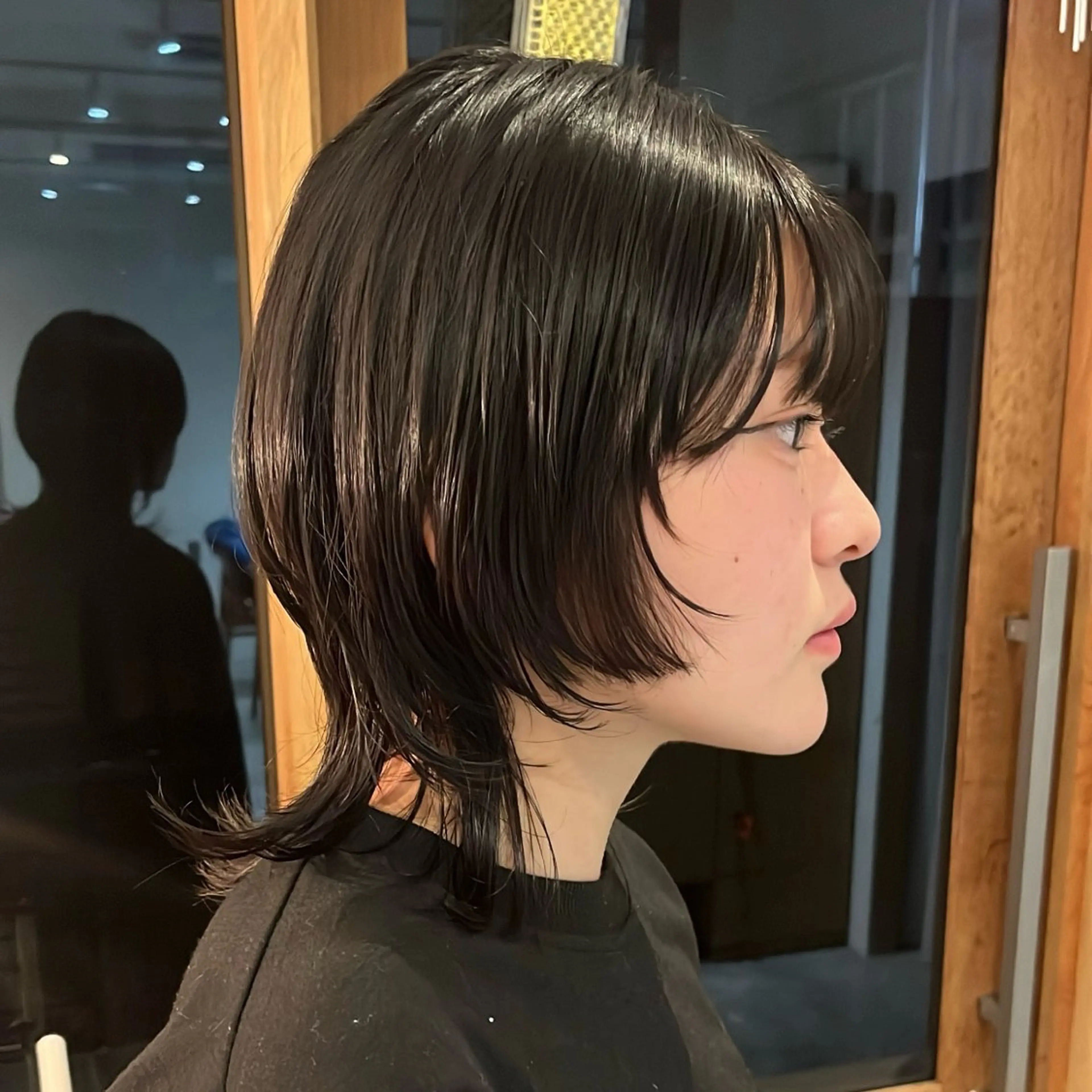 ミディアム レイヤーカット ウルフカット ウルフレイヤー Wカラー🐾 ハルナのヘアスタイル
