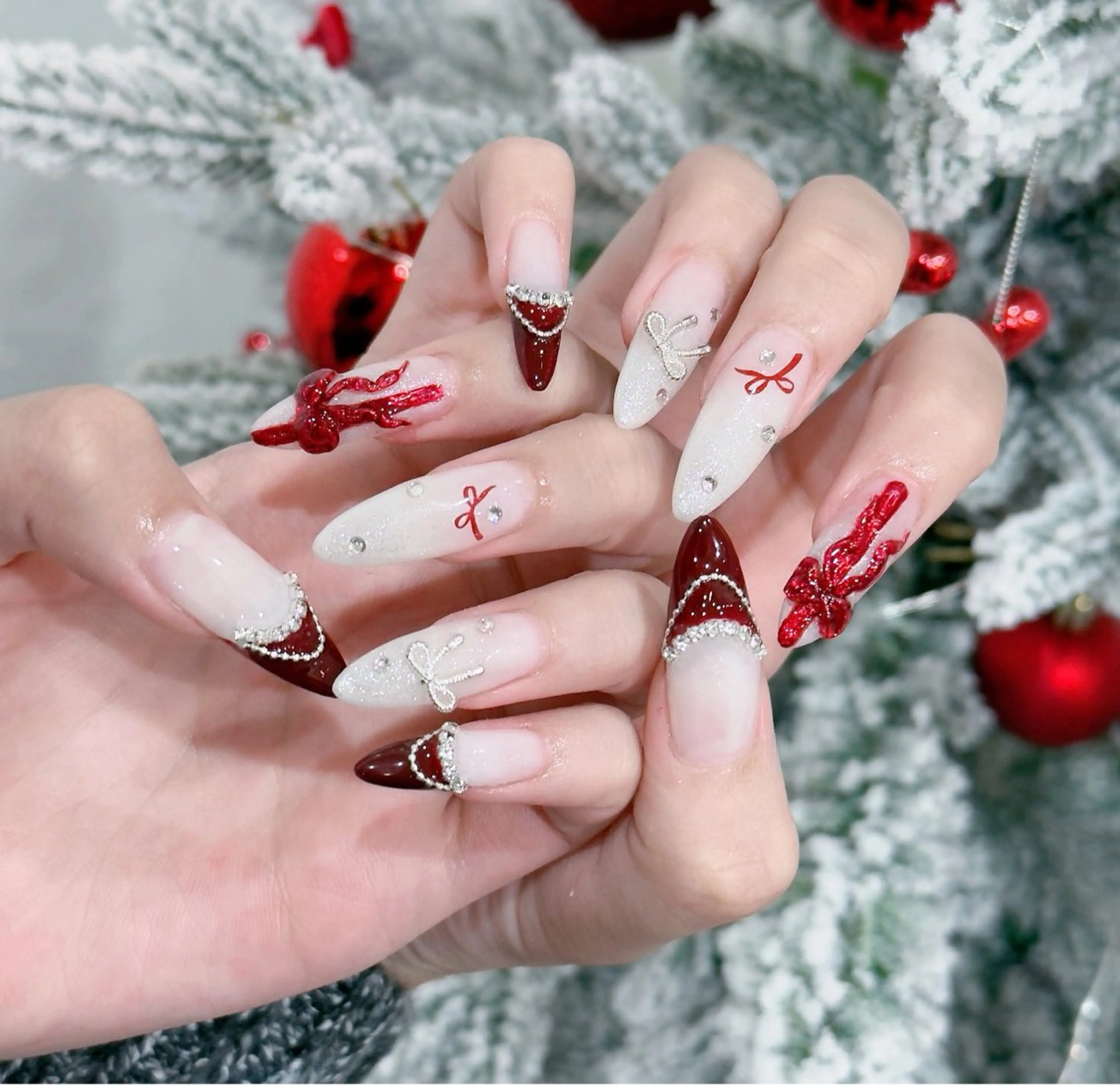 ネイル オーロラネイル ブルー チークネイル フットネイル フレンチネイル ハンドネイル REI NAのネイルデザイン