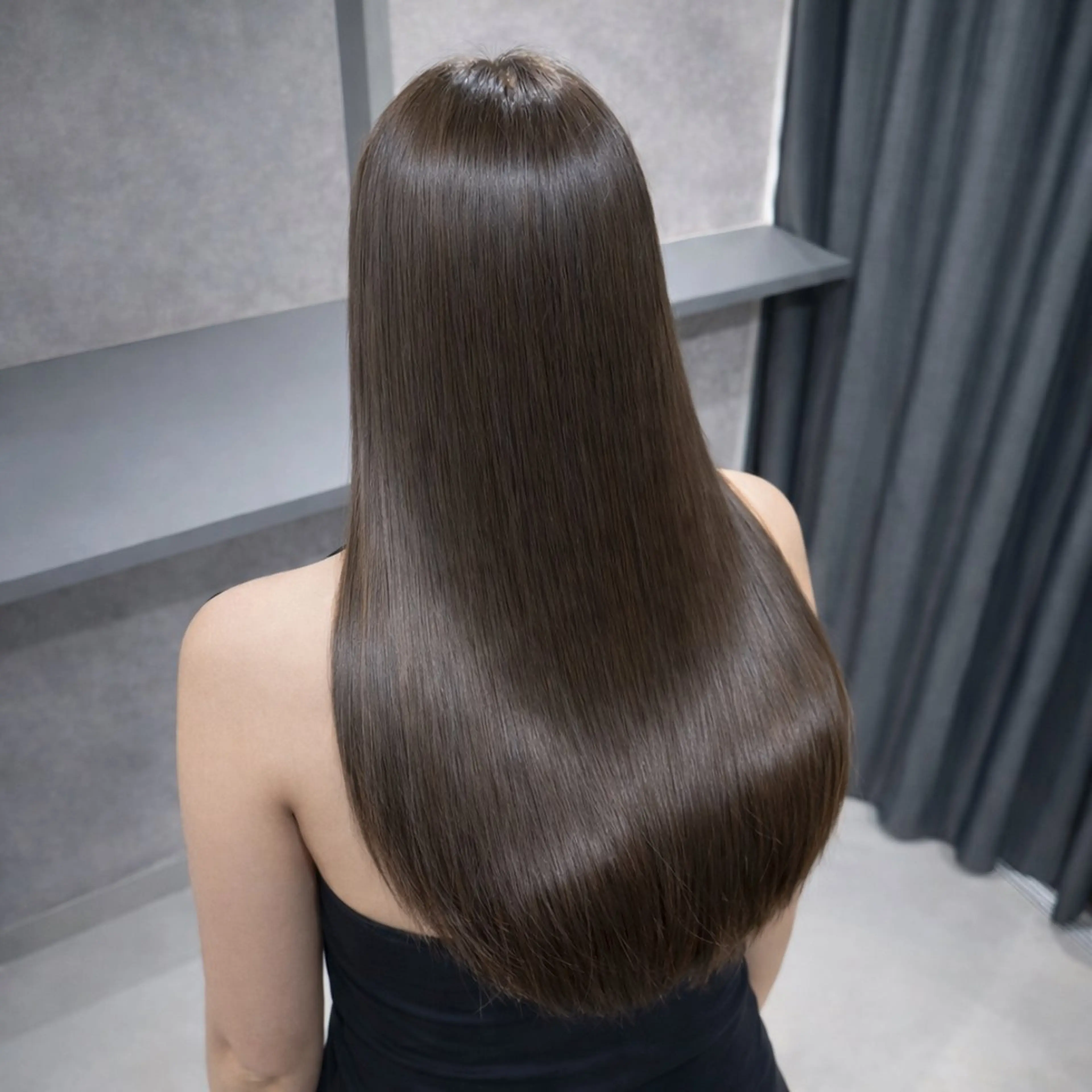 セミロング 伸ばしかけ 髪質改善 縮毛矯正 カット トリートメント nameless髪質 改善ブリーチ心斎橋のヘアスタイル